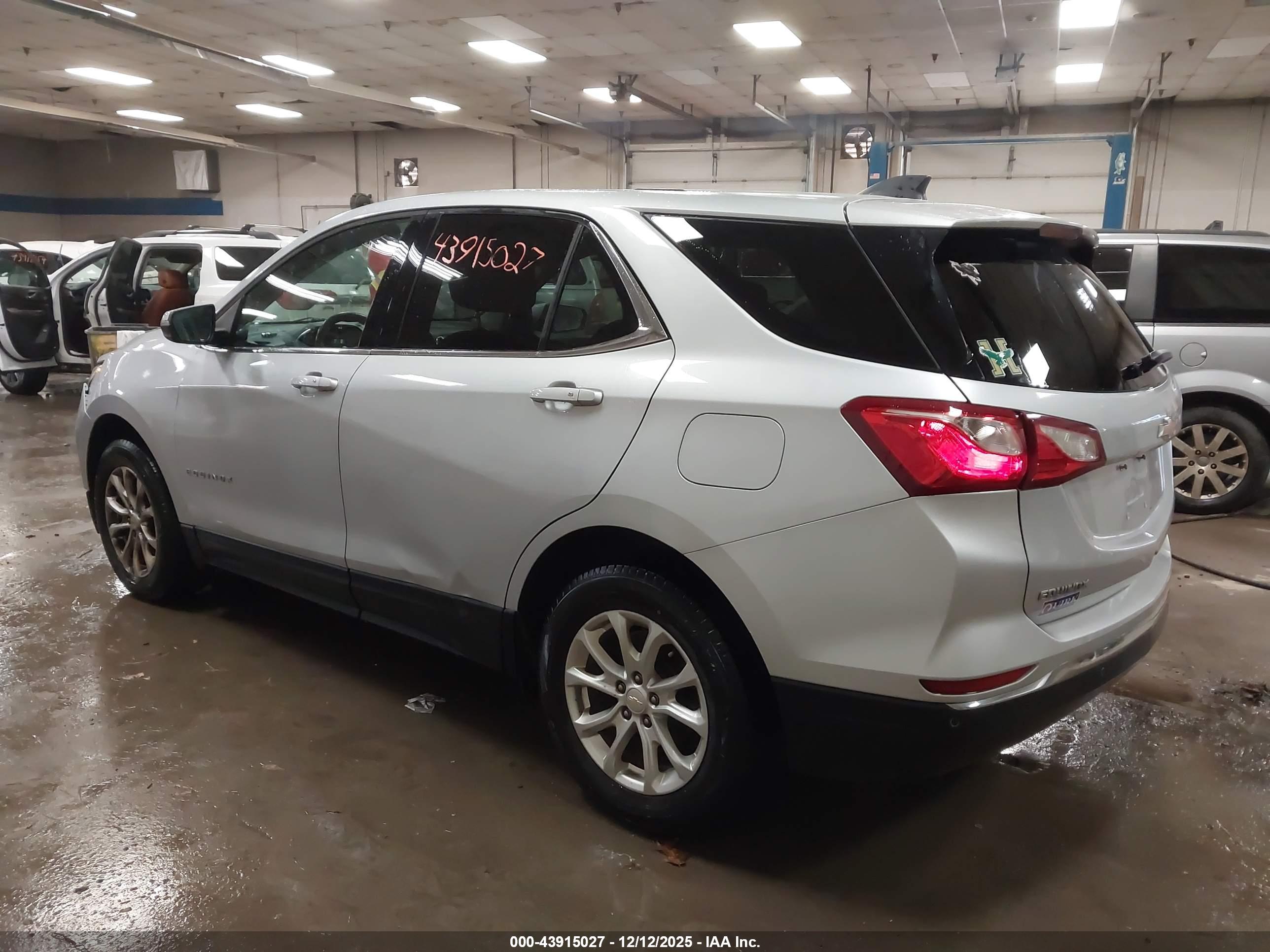 CHEVROLET EQUINOX image 3