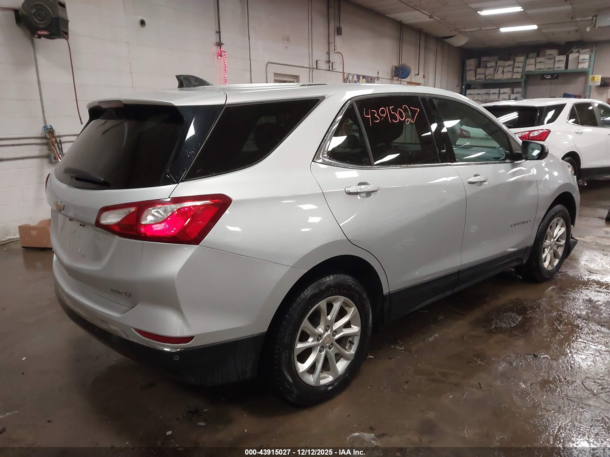 CHEVROLET EQUINOX image 4