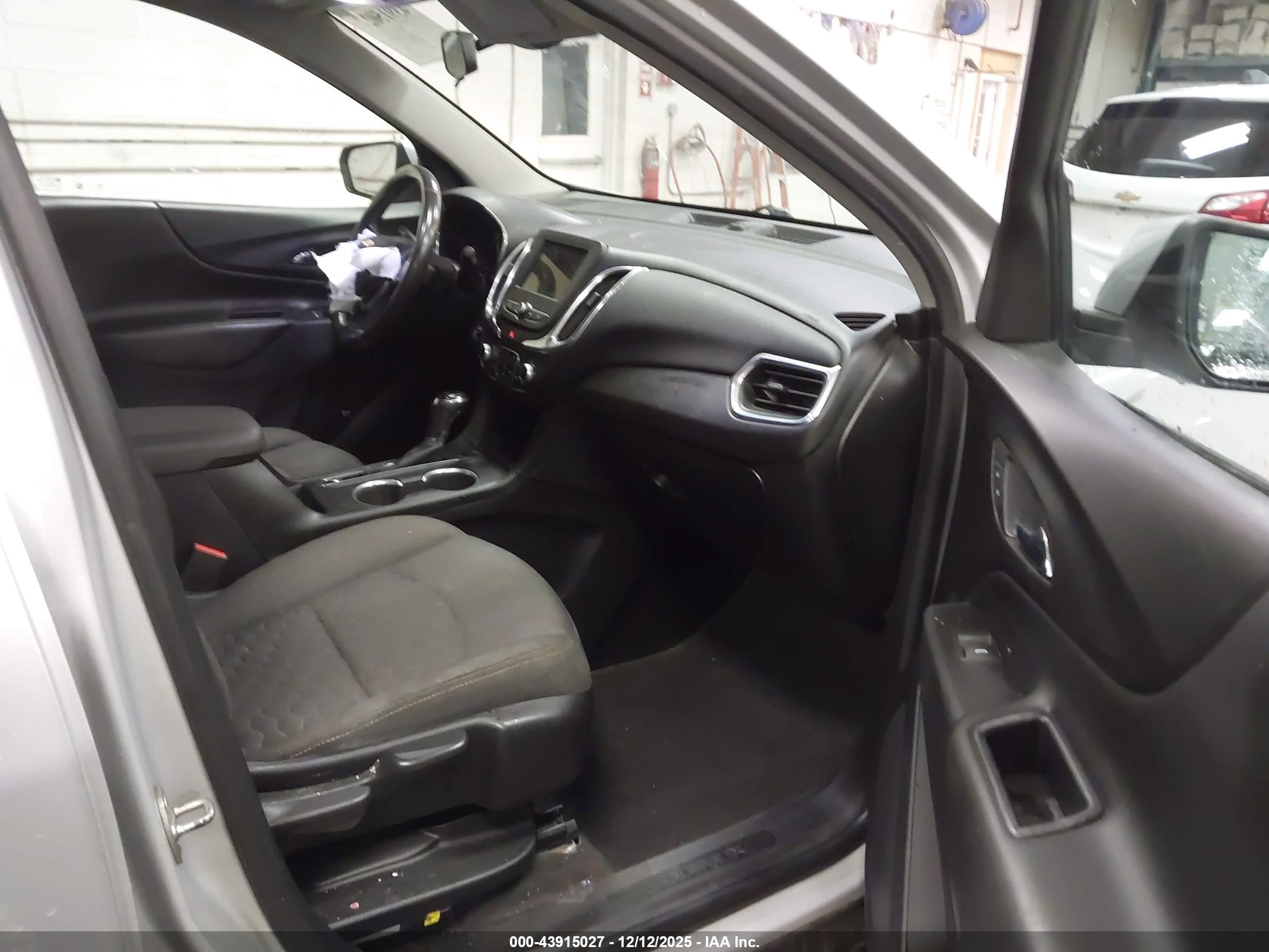 CHEVROLET EQUINOX image 5