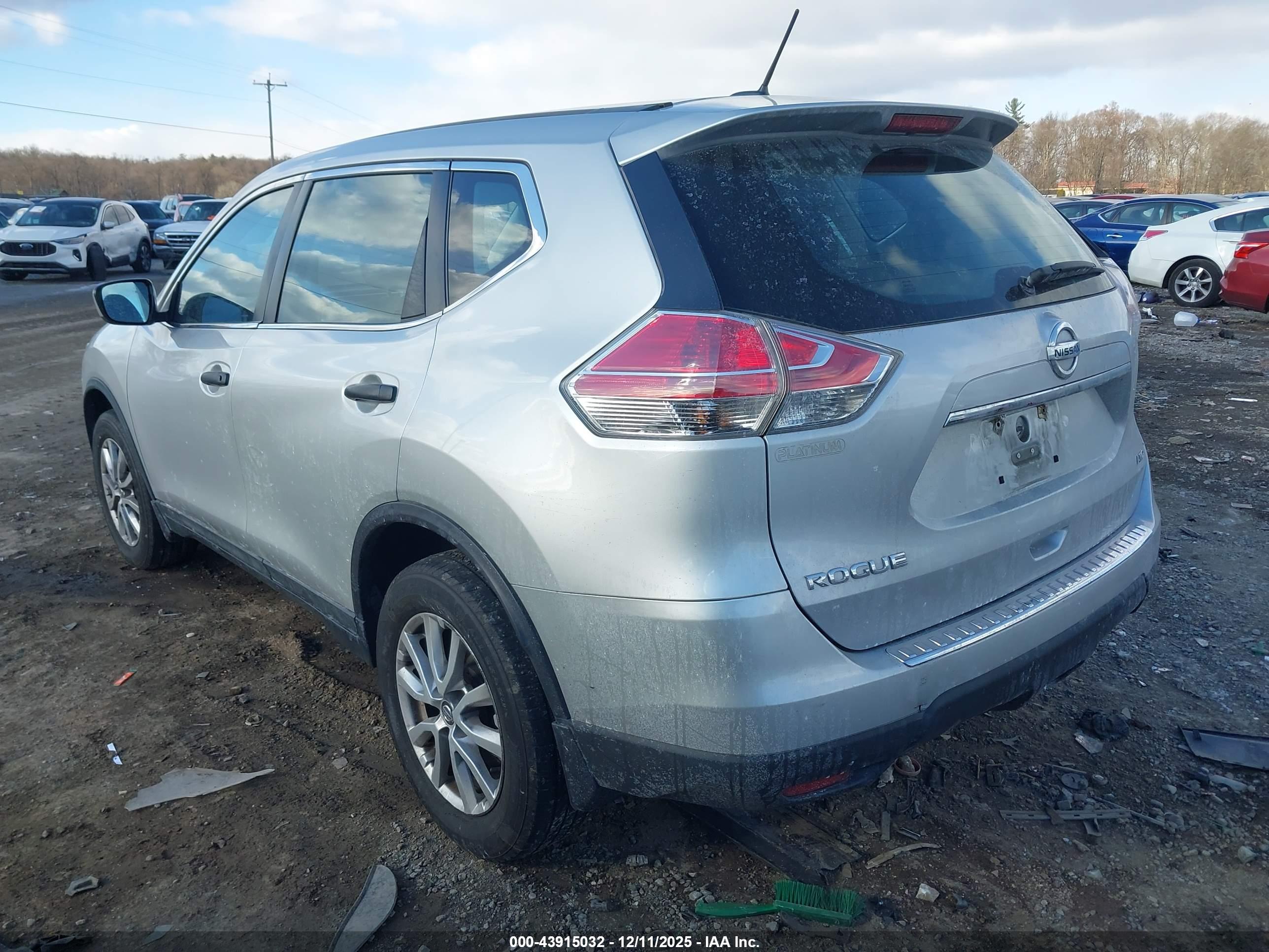 NISSAN ROGUE image 3