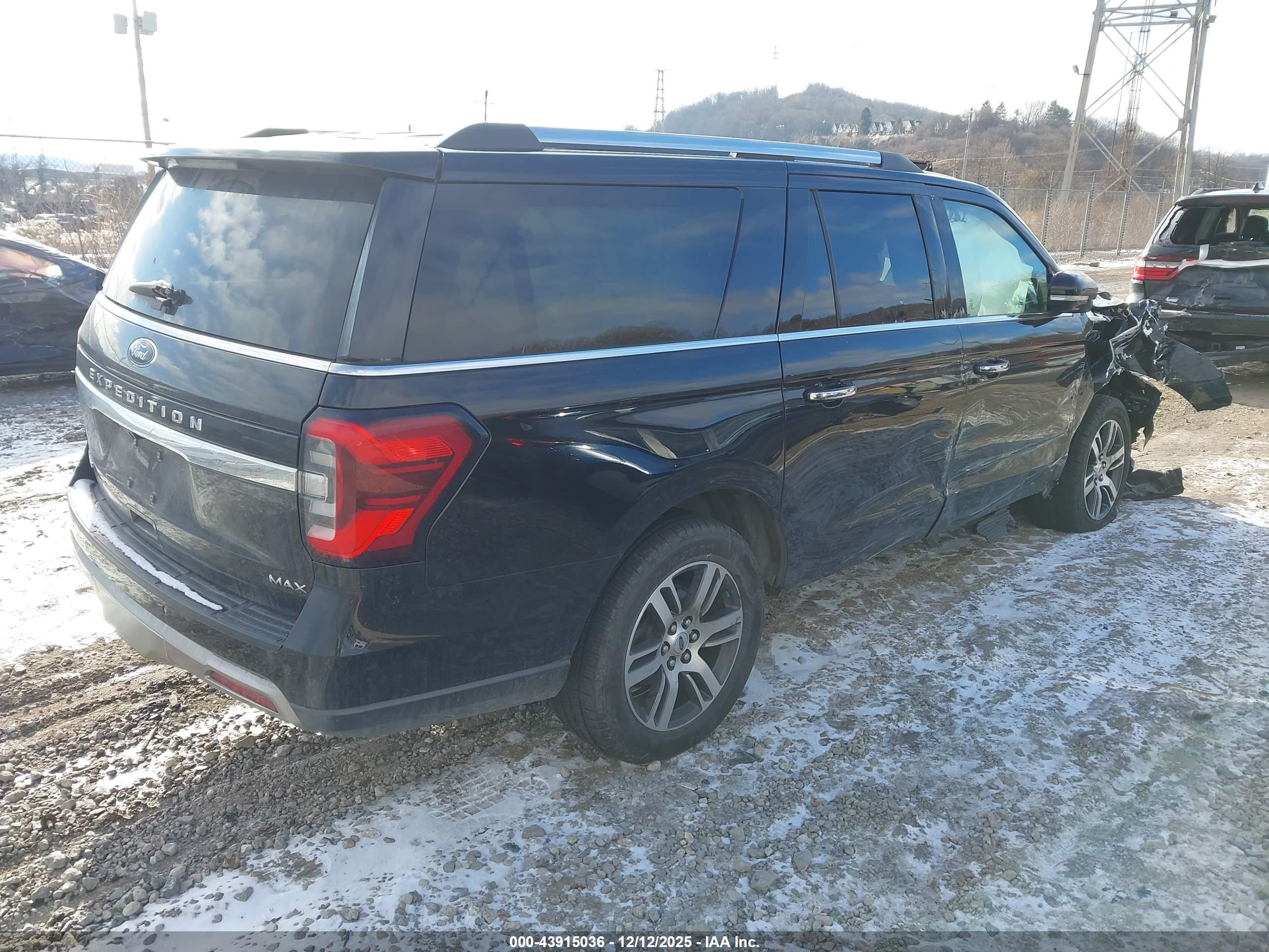 FORD EXPEDITION image 4