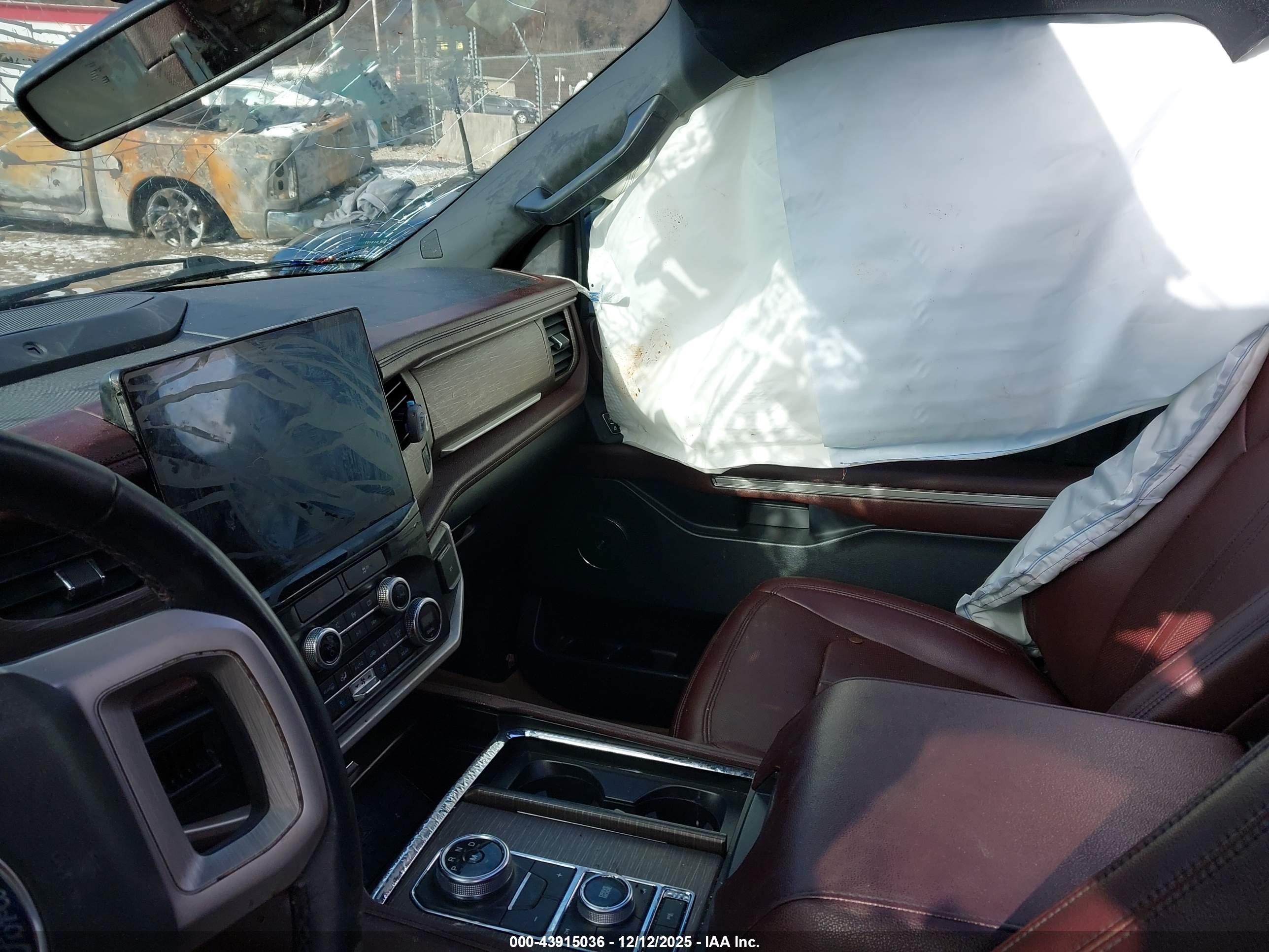 FORD EXPEDITION image 5