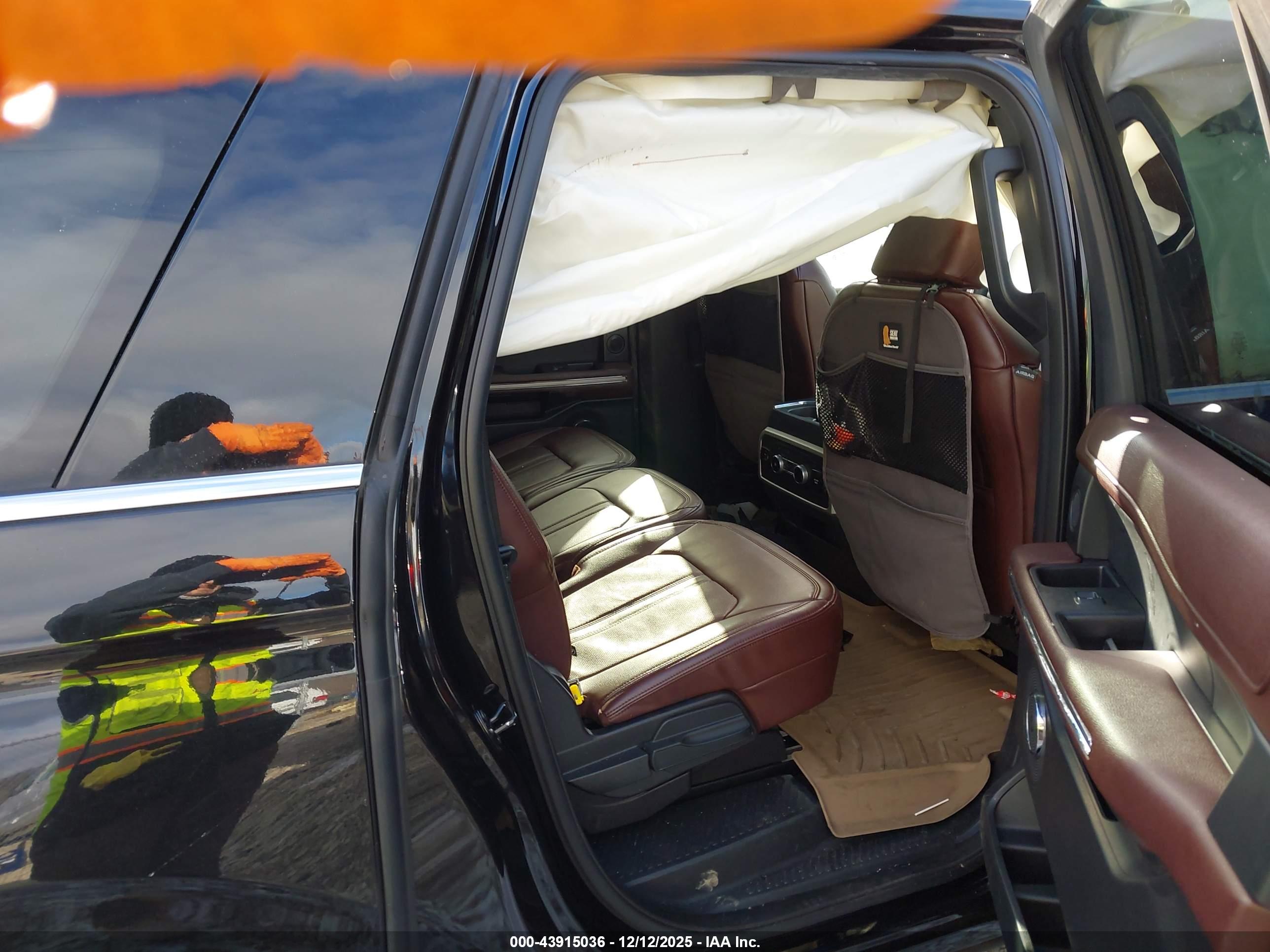 FORD EXPEDITION image 8