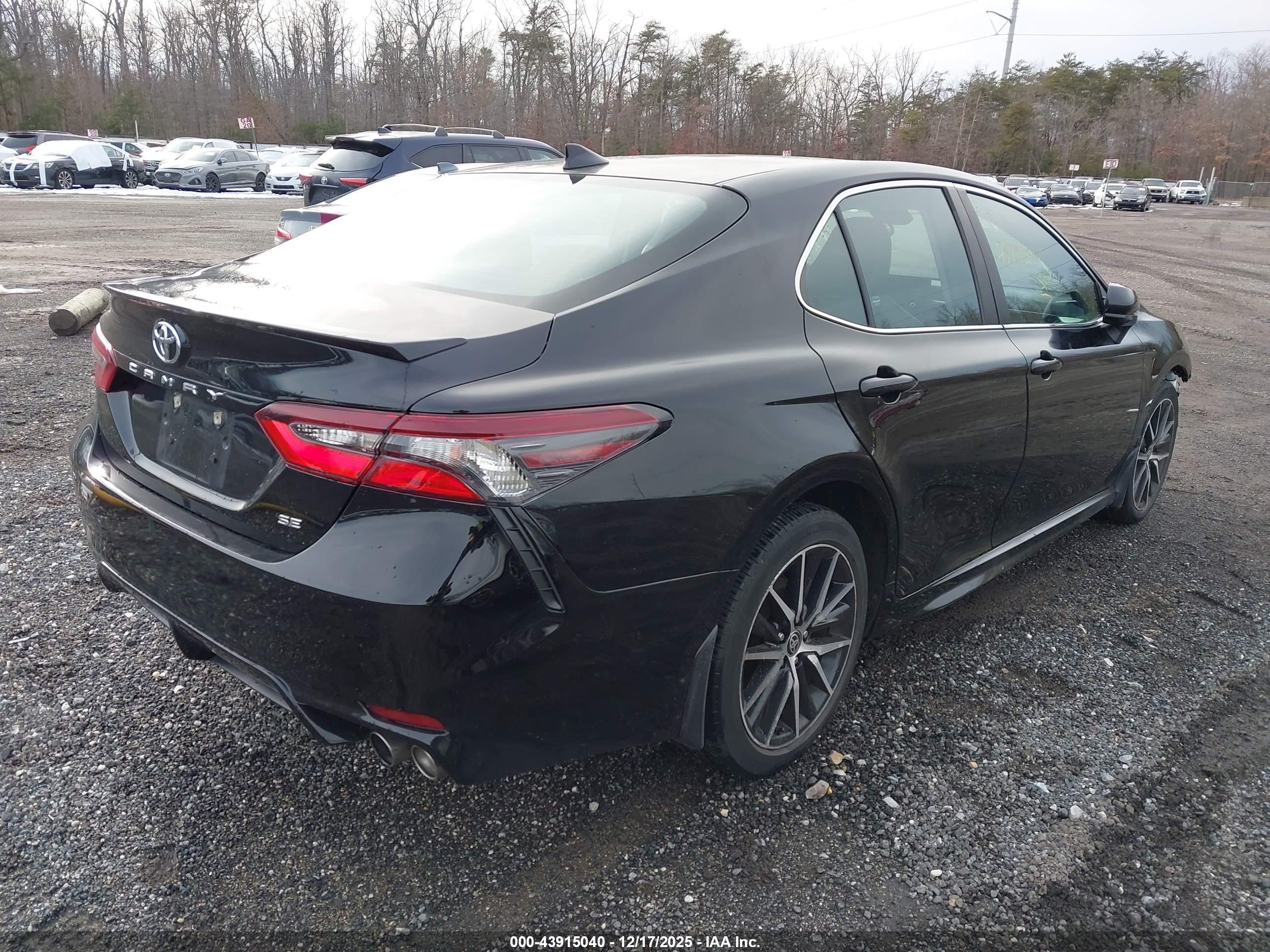TOYOTA CAMRY image 4