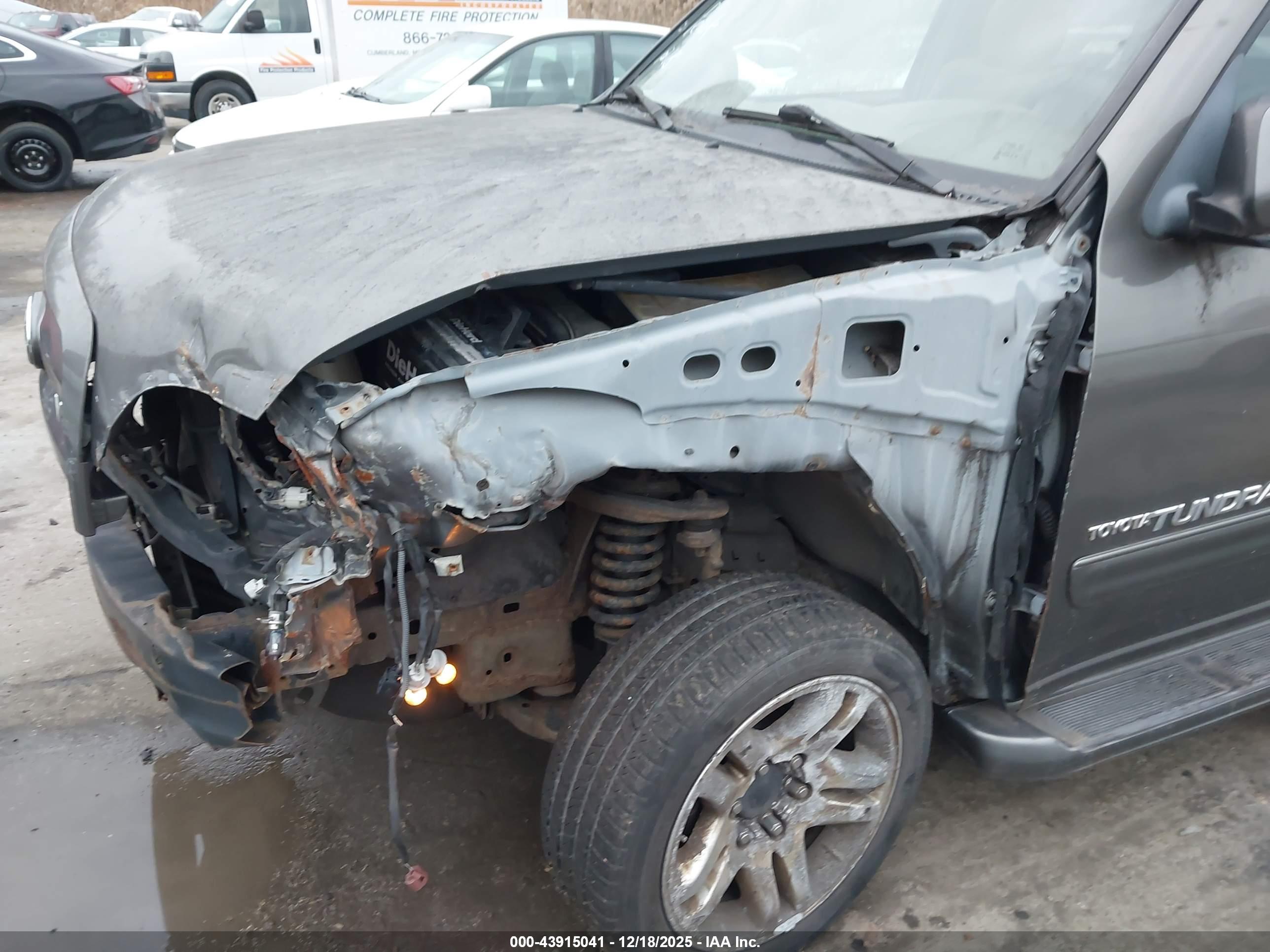 TOYOTA TUNDRA image 6