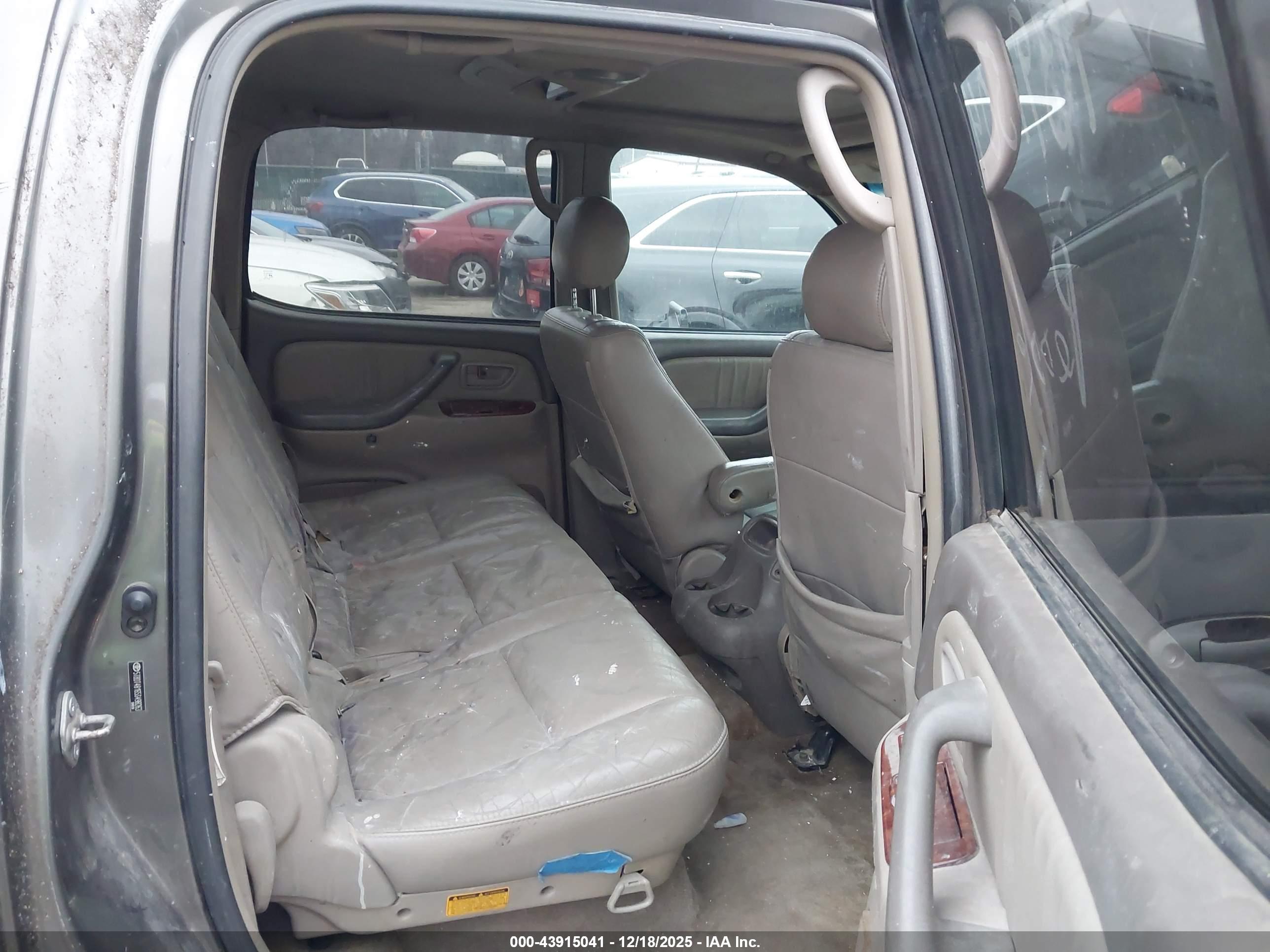 TOYOTA TUNDRA image 8
