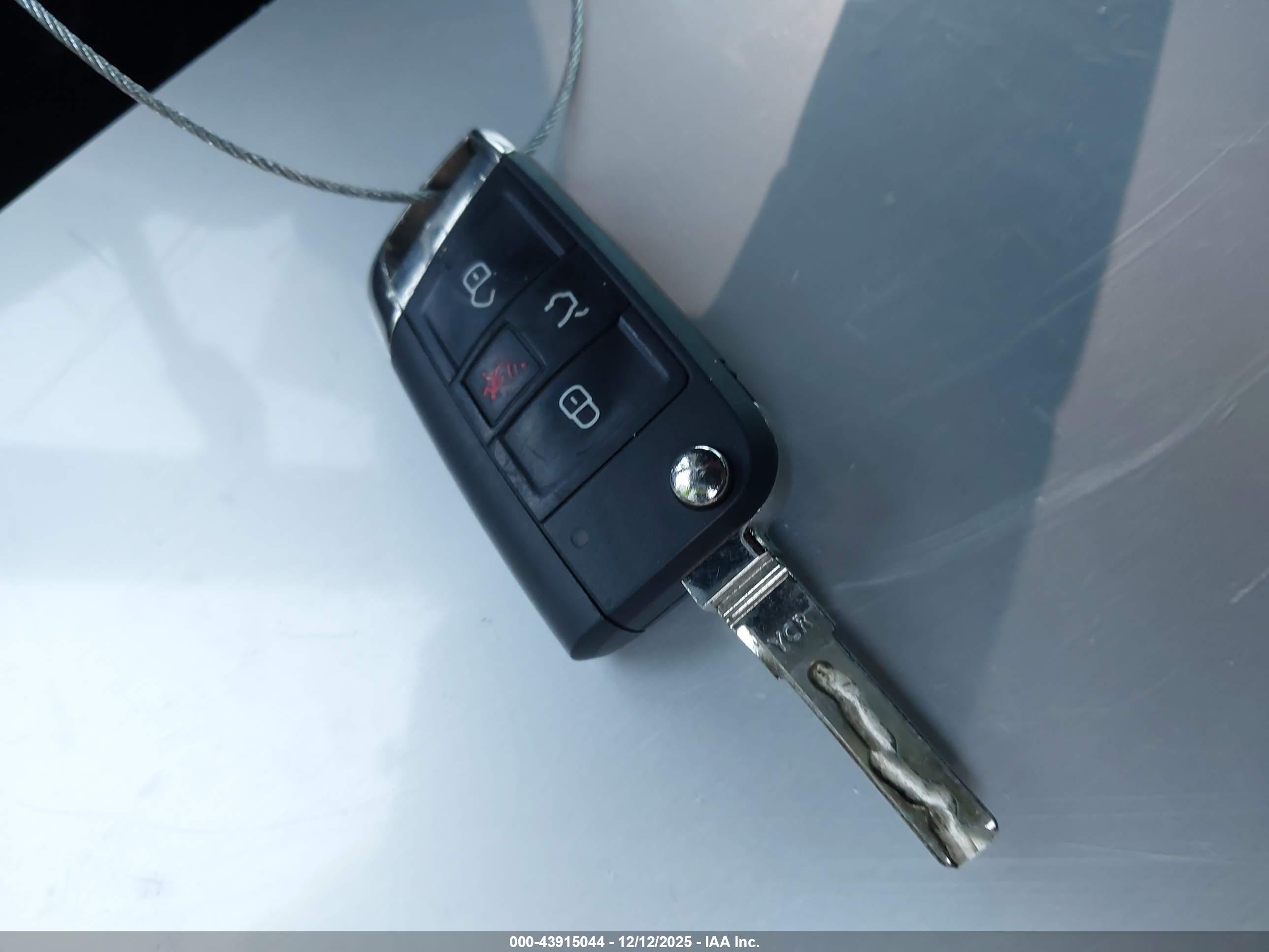 VOLKSWAGEN GOLF image 11