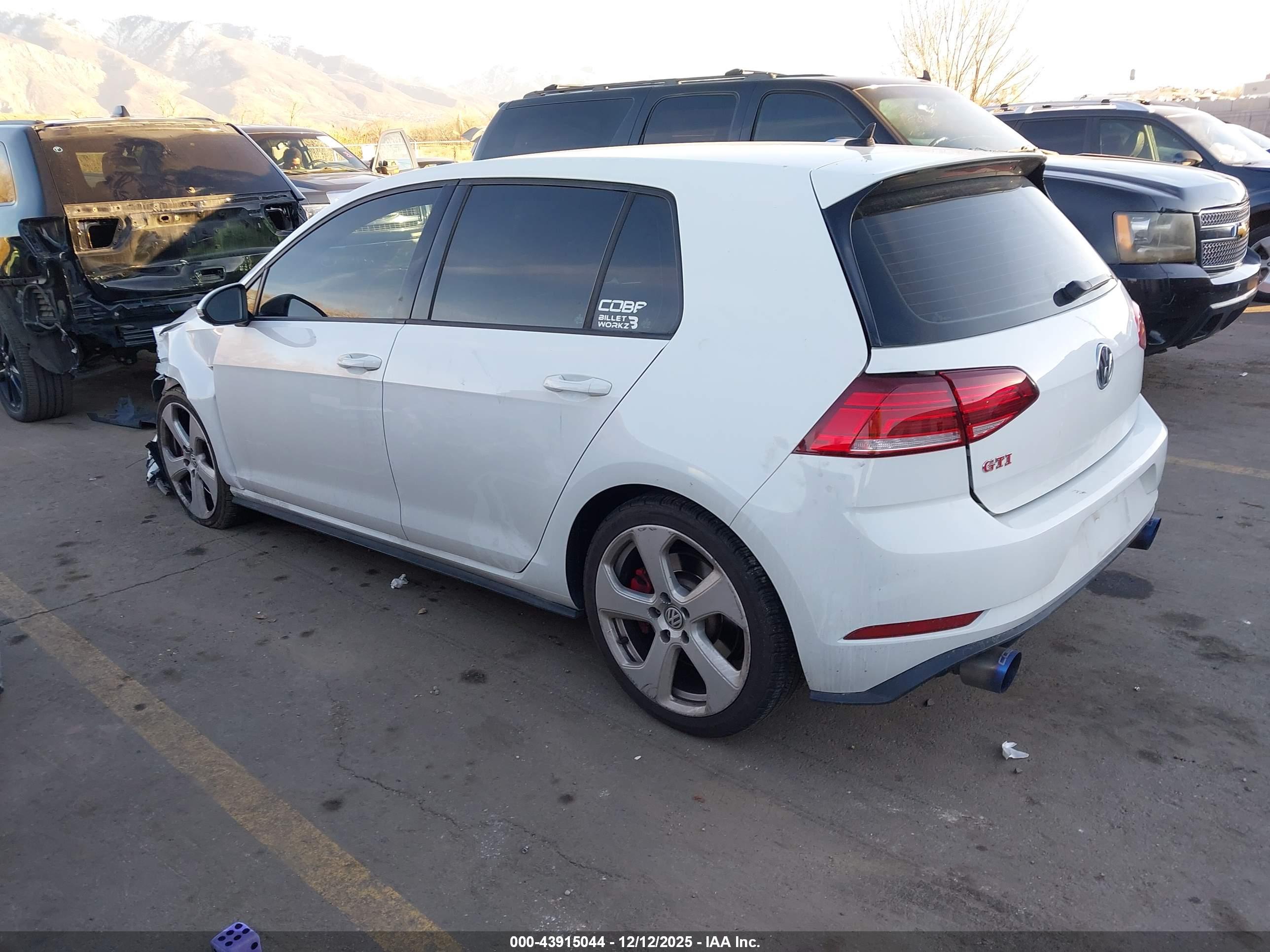 VOLKSWAGEN GOLF image 3