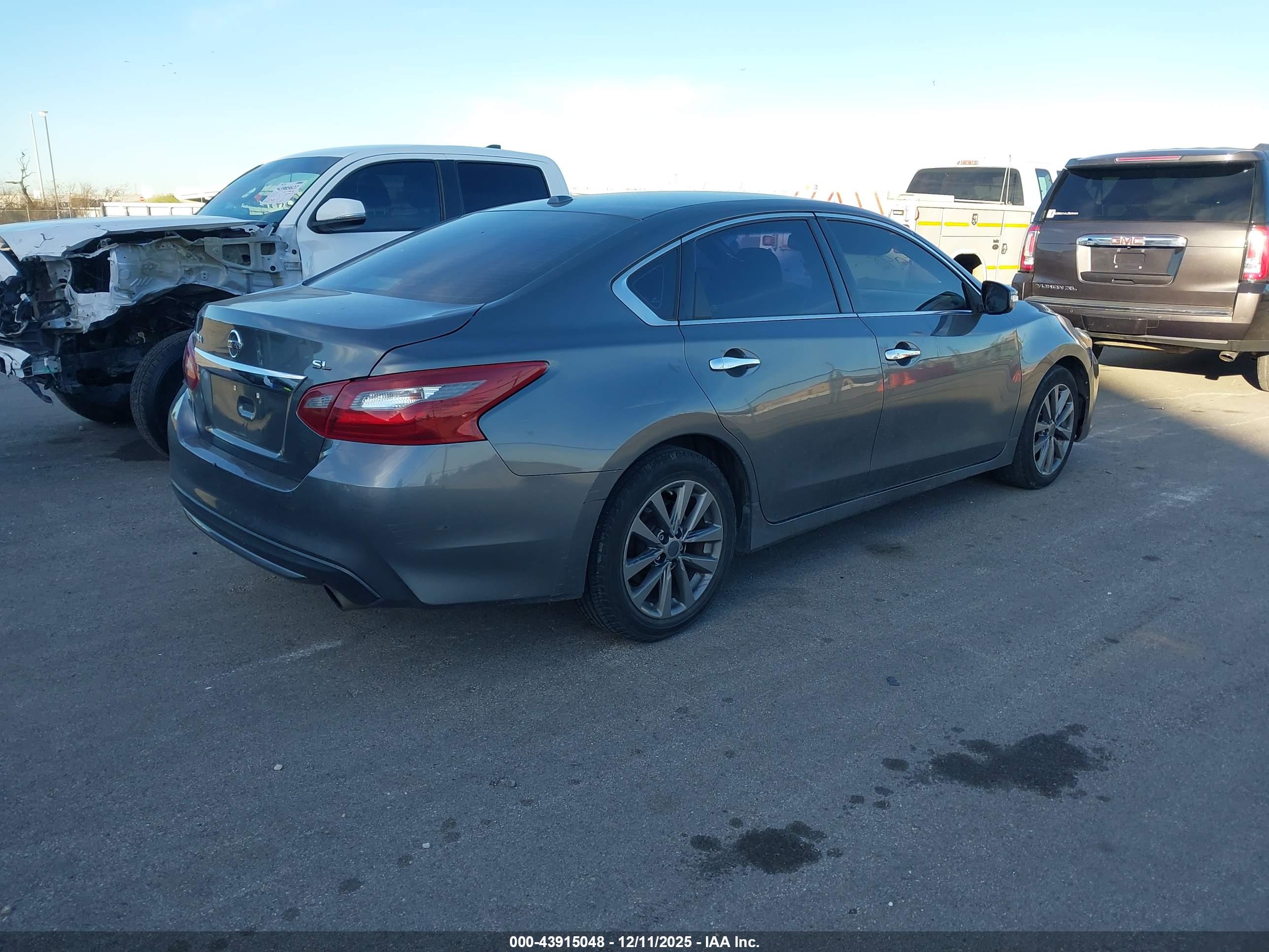 NISSAN ALTIMA image 4