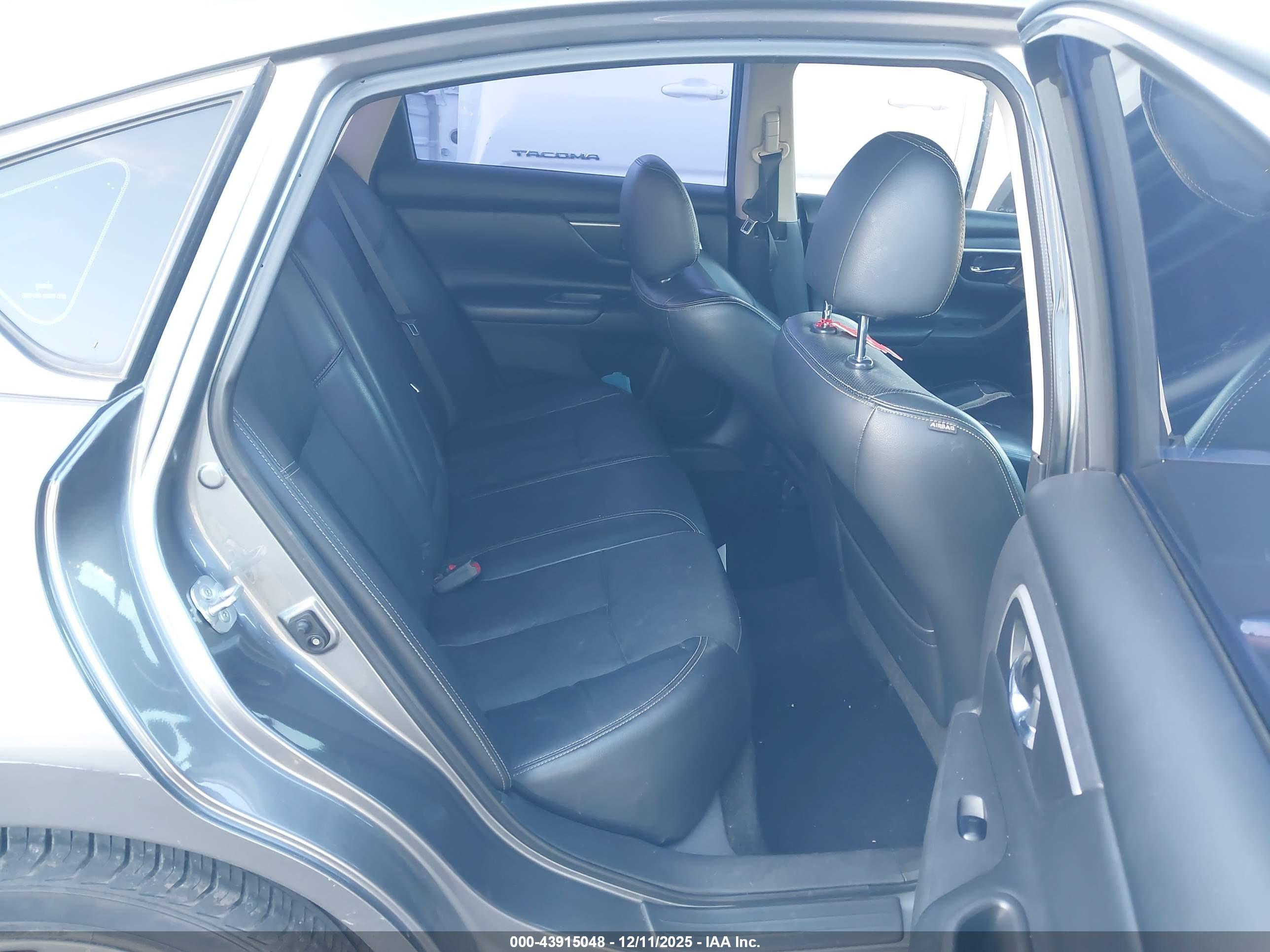NISSAN ALTIMA image 8