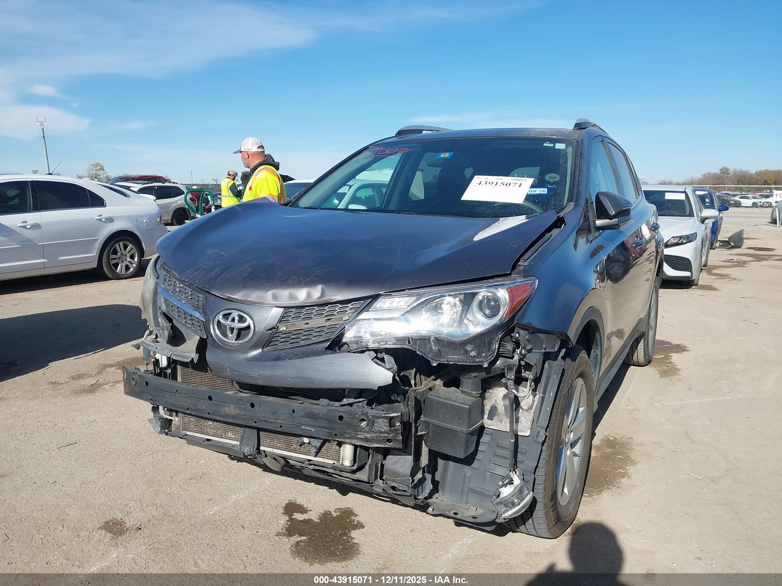 TOYOTA RAV4 image 6