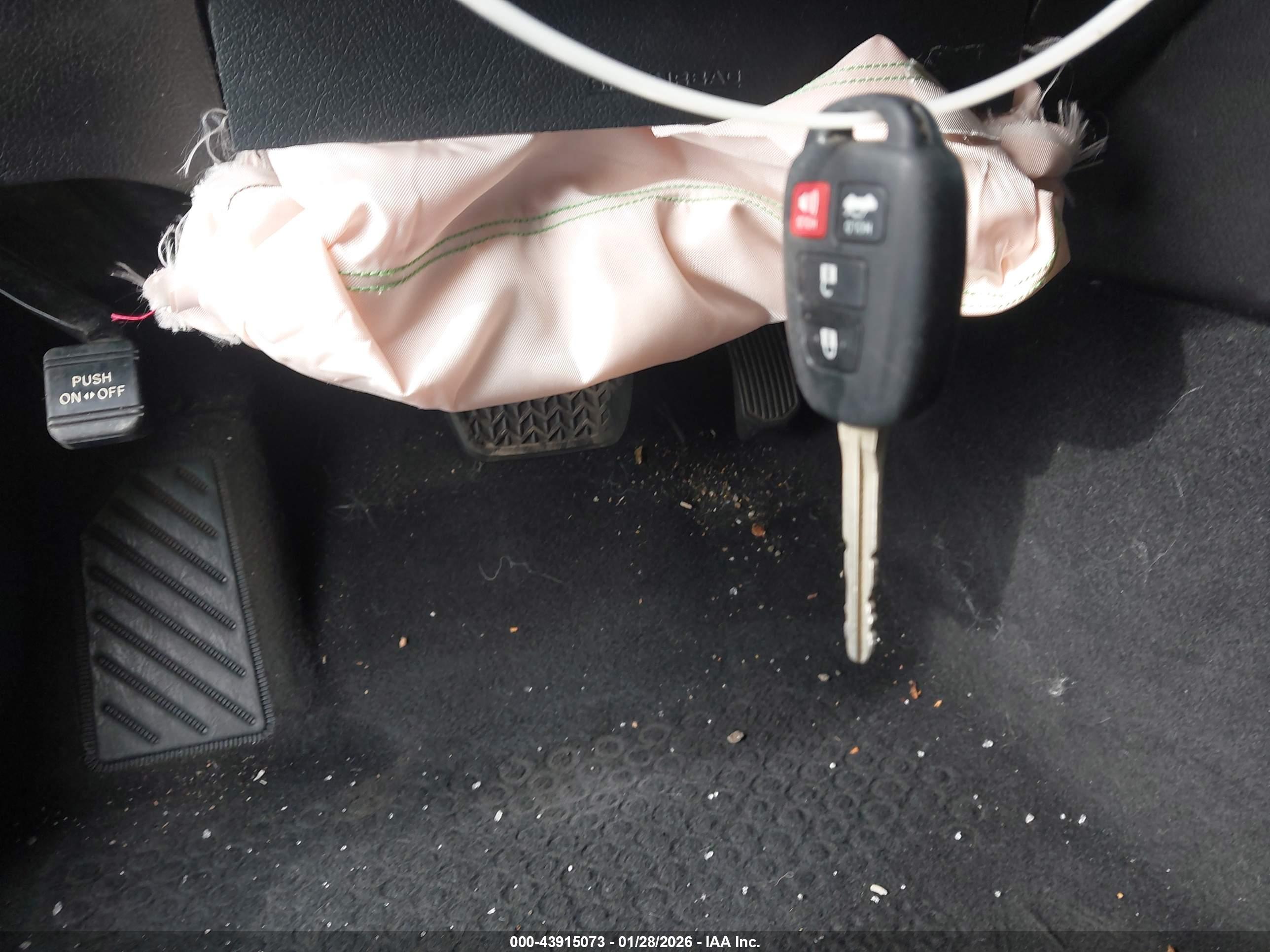 TOYOTA CAMRY image 11