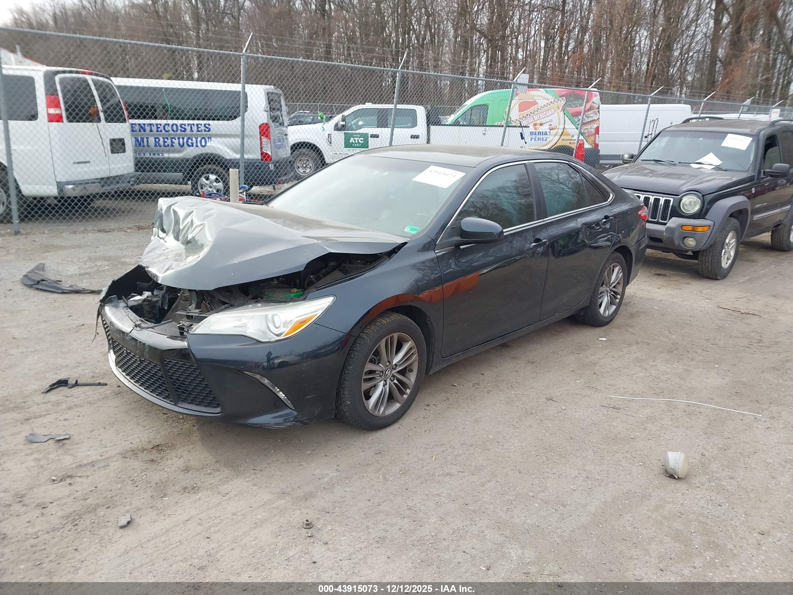 TOYOTA CAMRY image 2