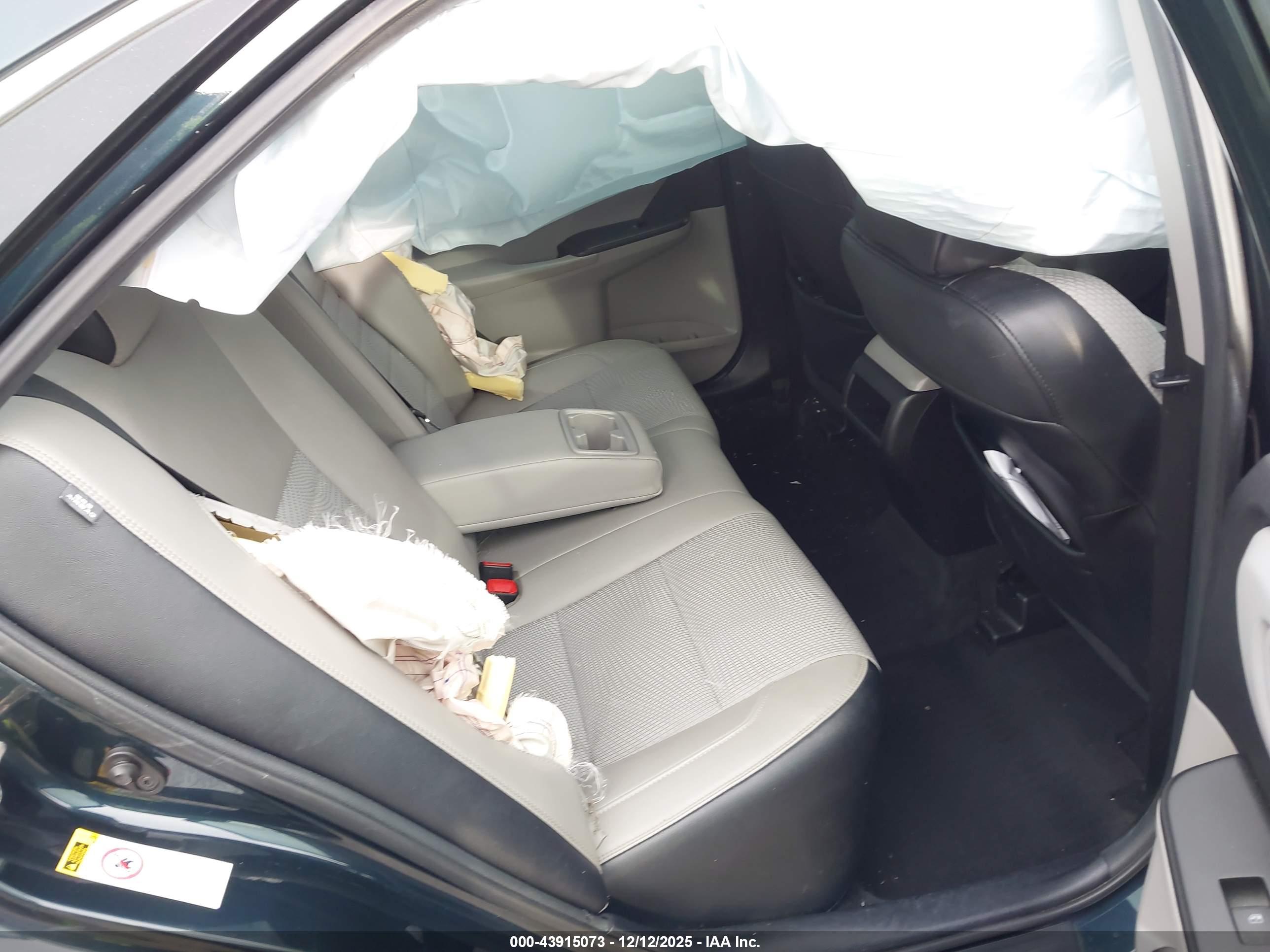 TOYOTA CAMRY image 8