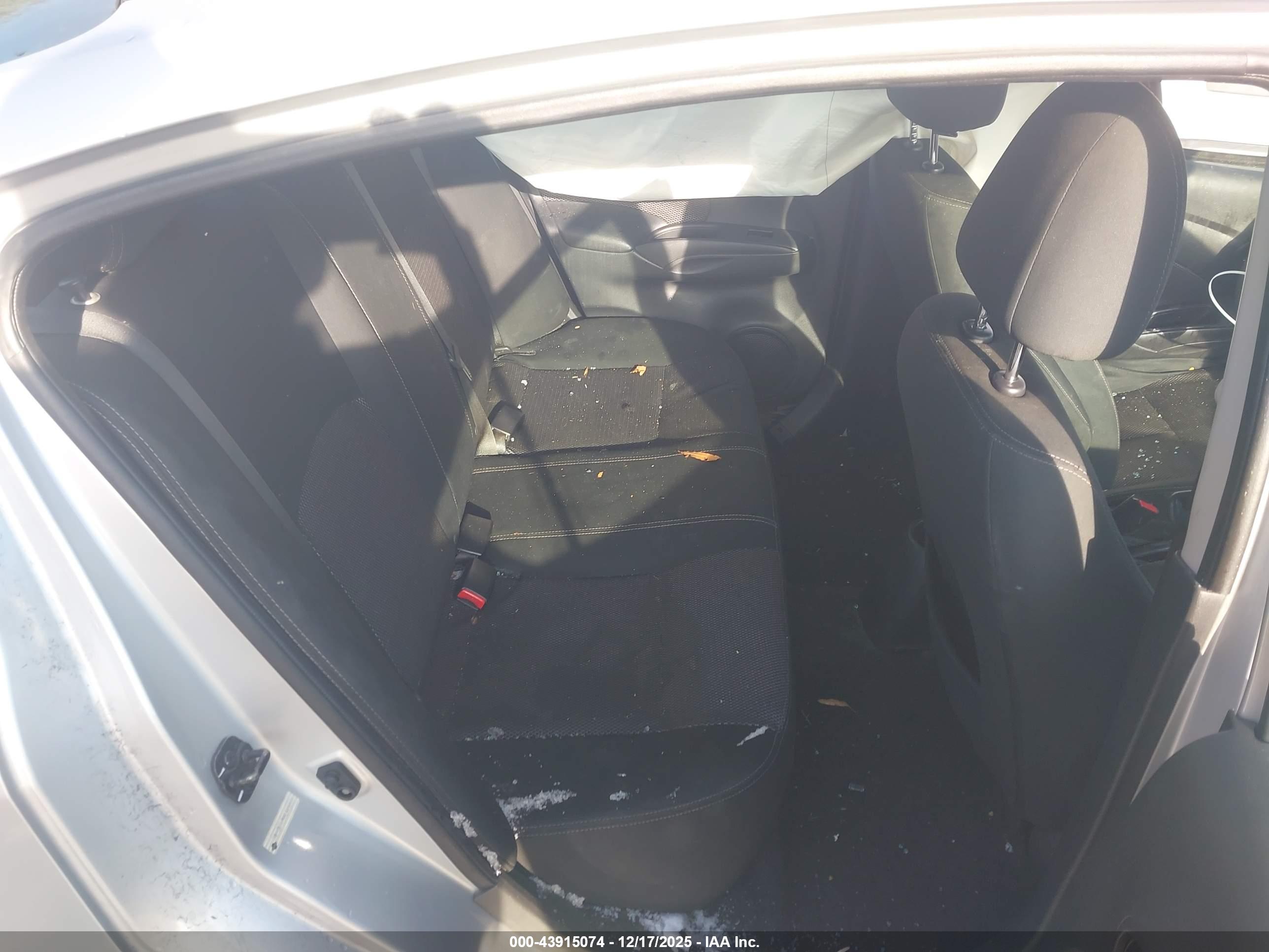 NISSAN VERSA image 8