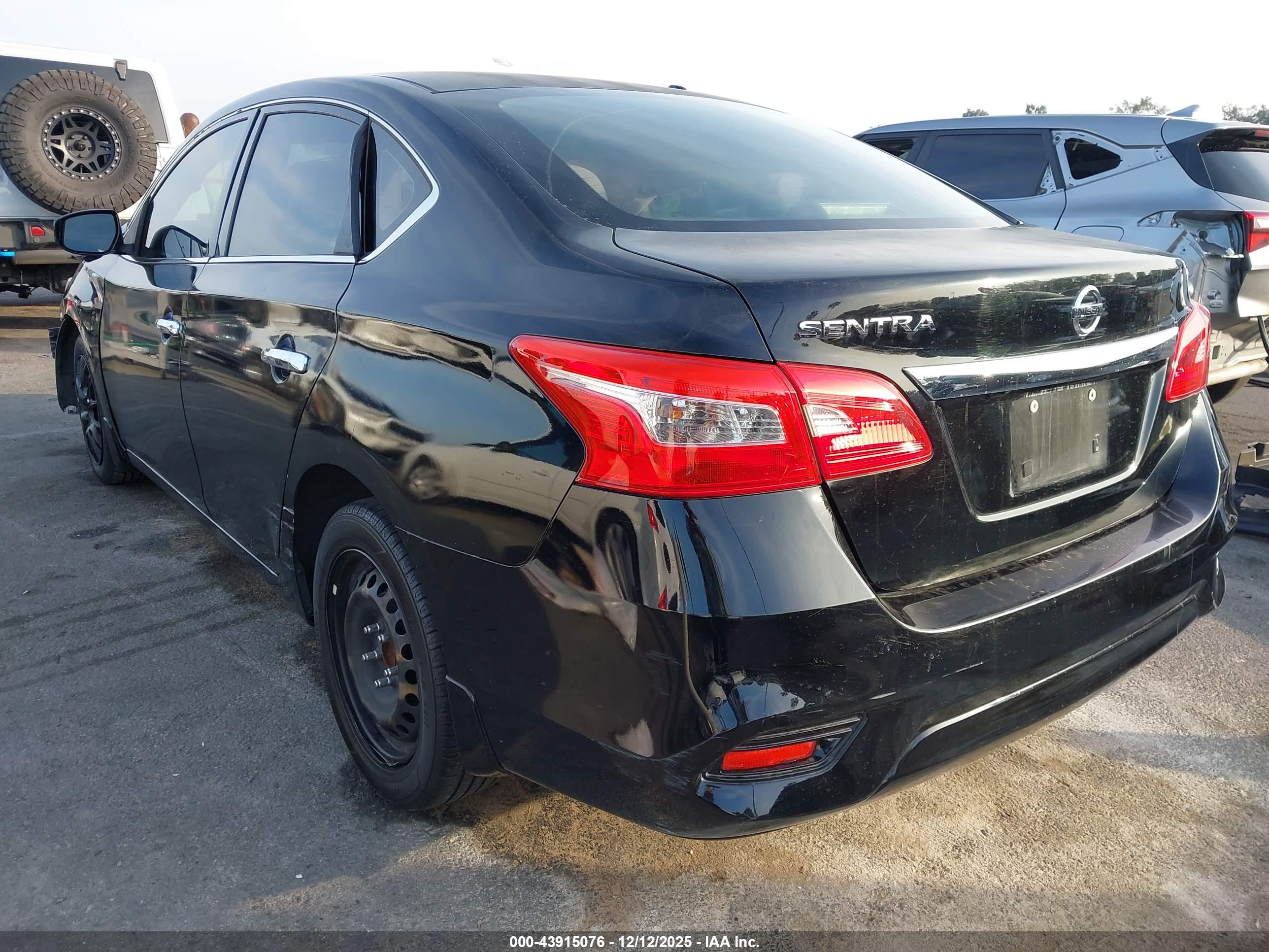 NISSAN SENTRA image 3