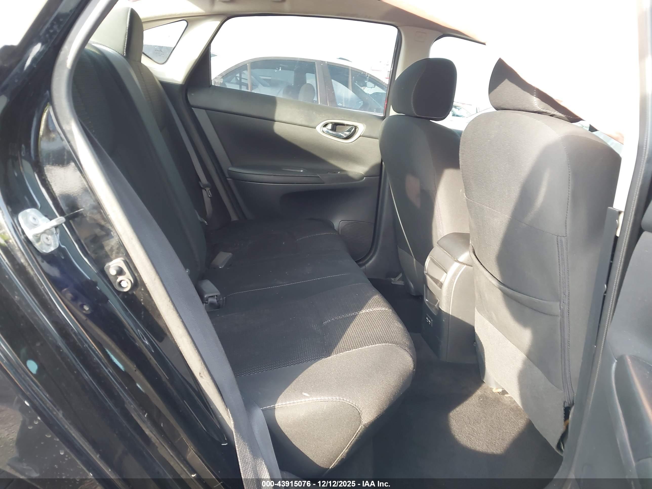 NISSAN SENTRA image 8