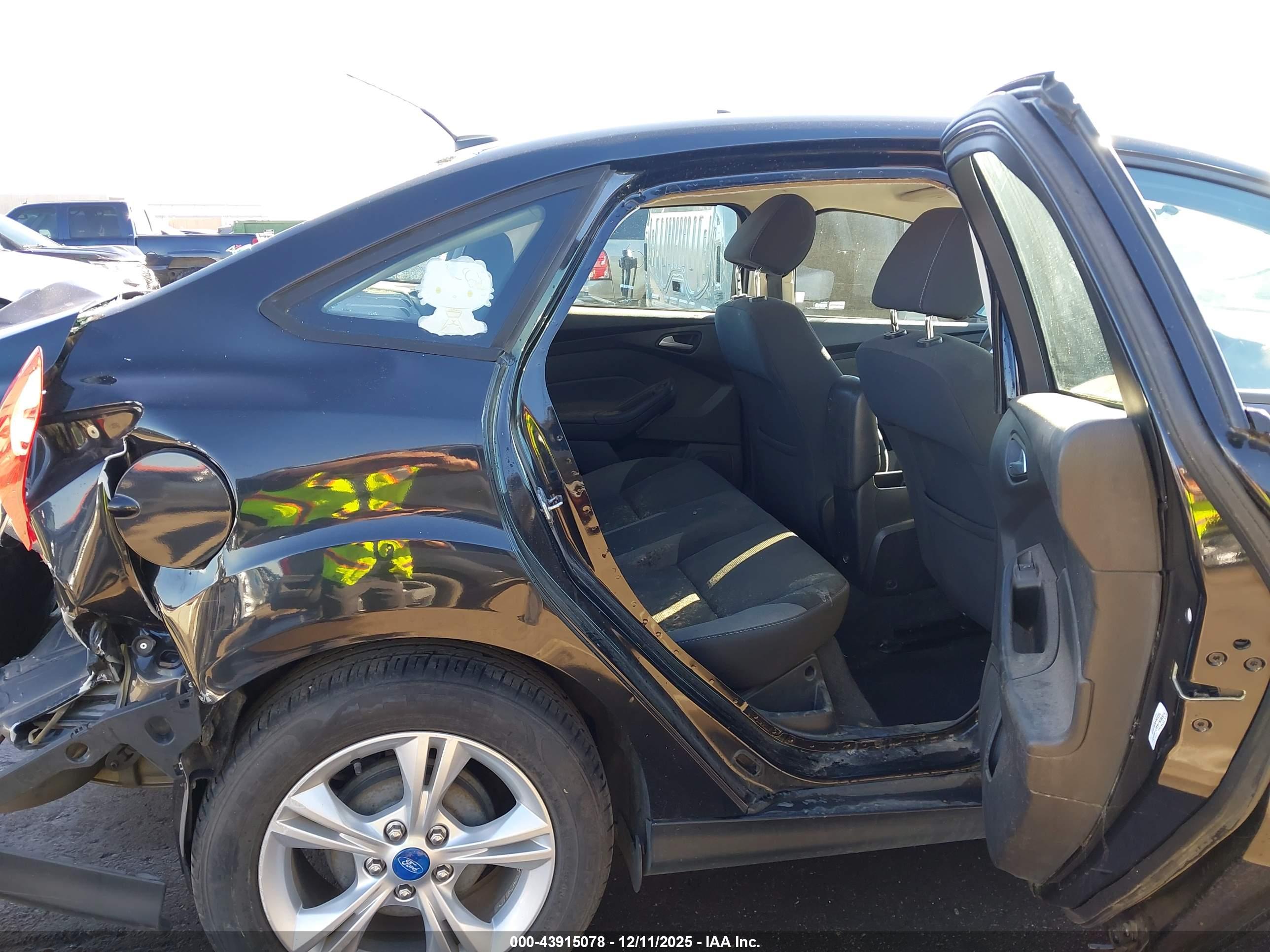 FORD FOCUS image 8