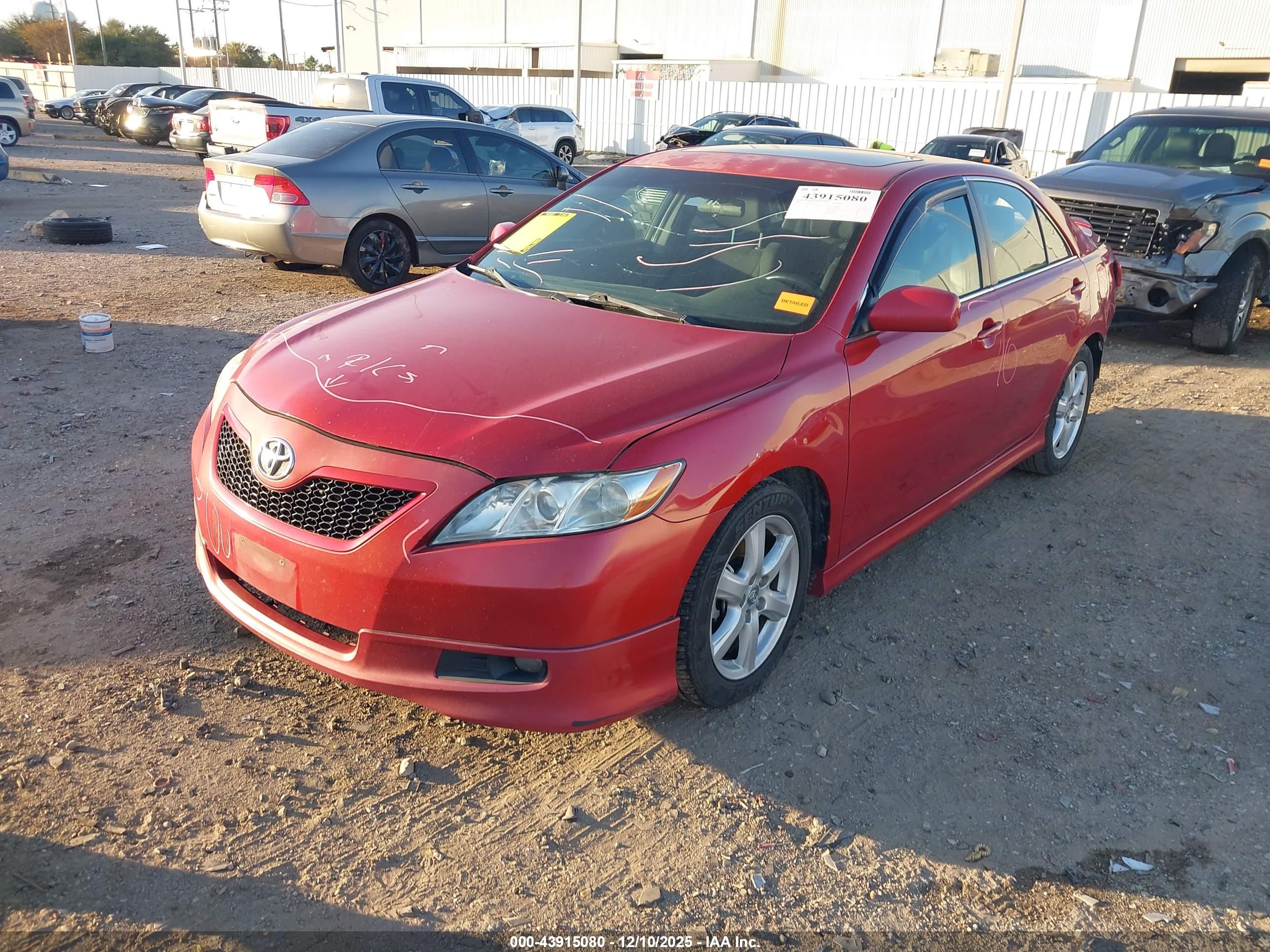 TOYOTA CAMRY image 2