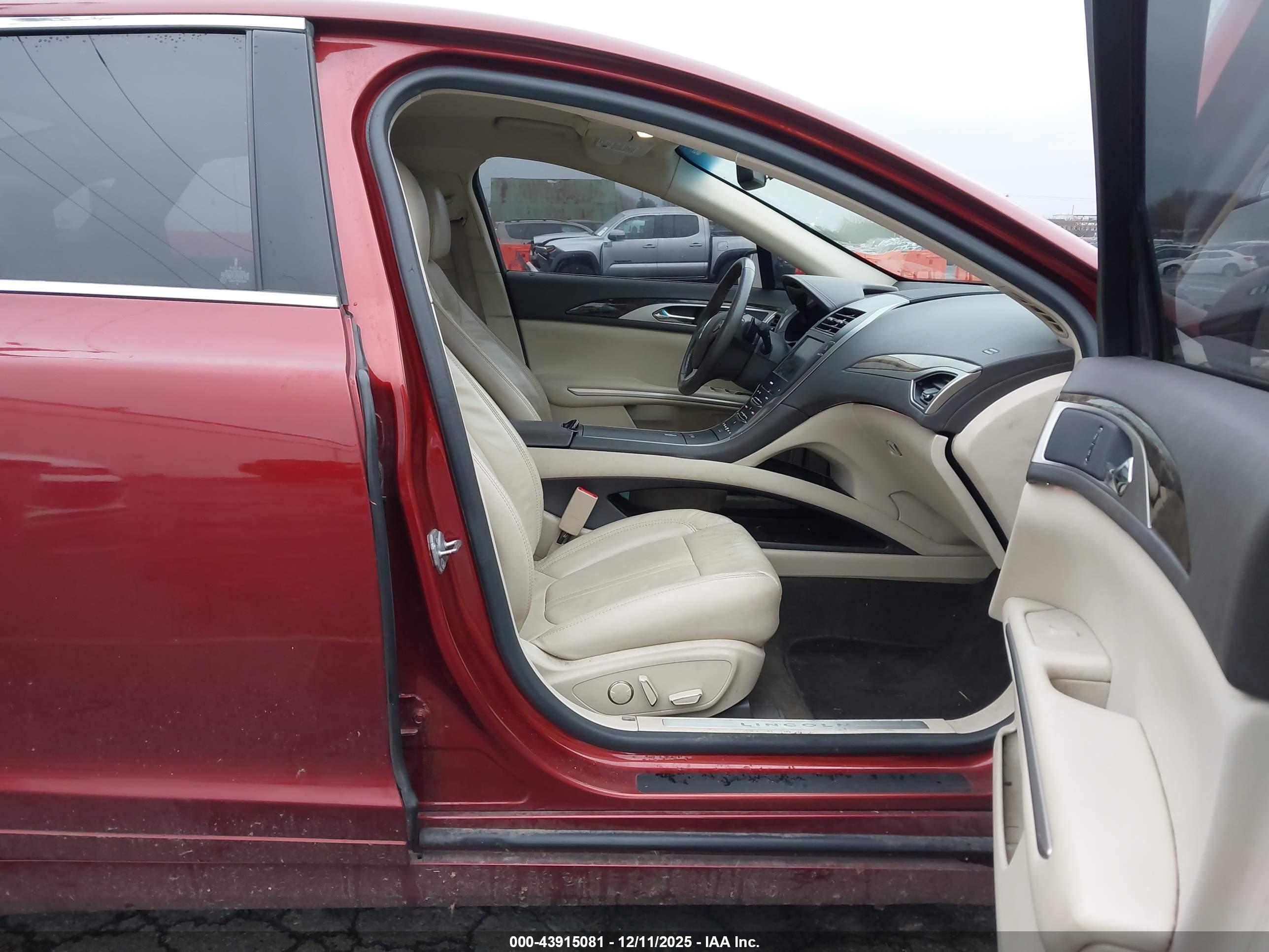 LINCOLN MKZ image 5