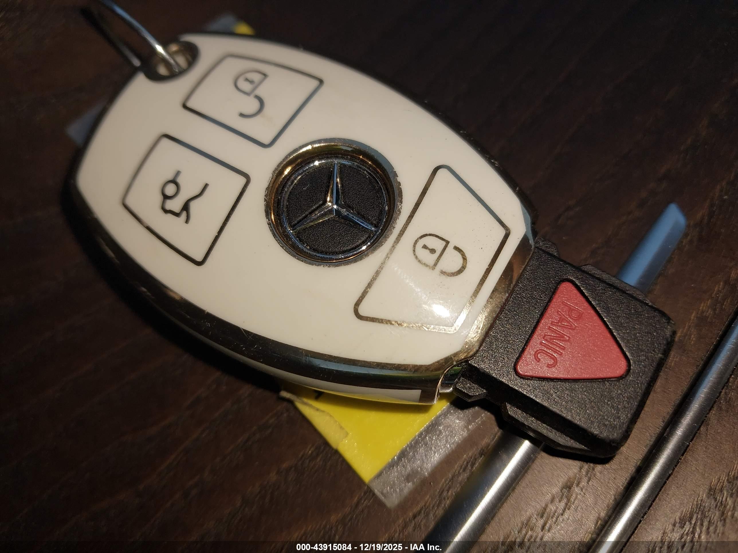 MERCEDES-BENZ GLC image 11