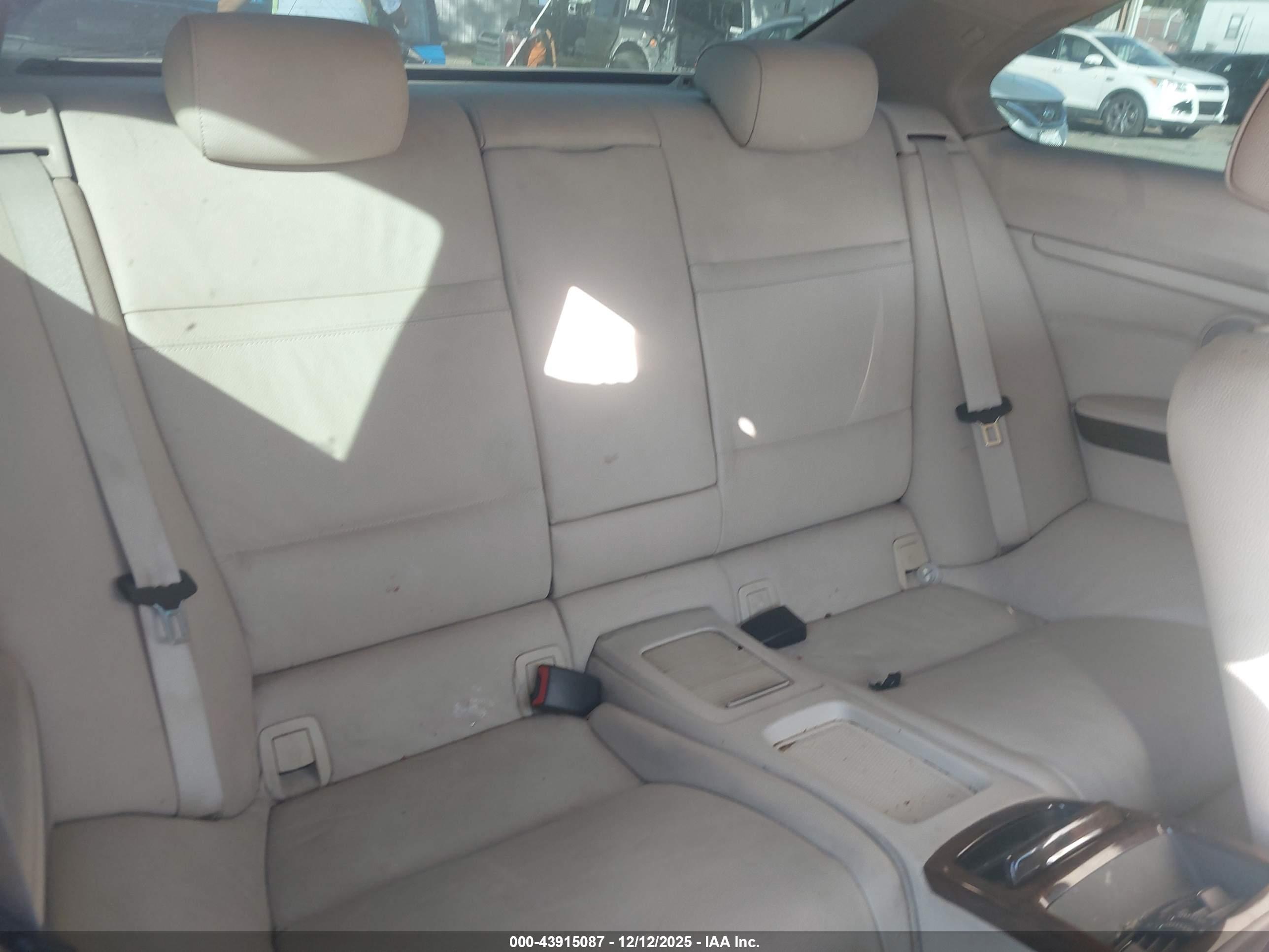 BMW 328I image 8