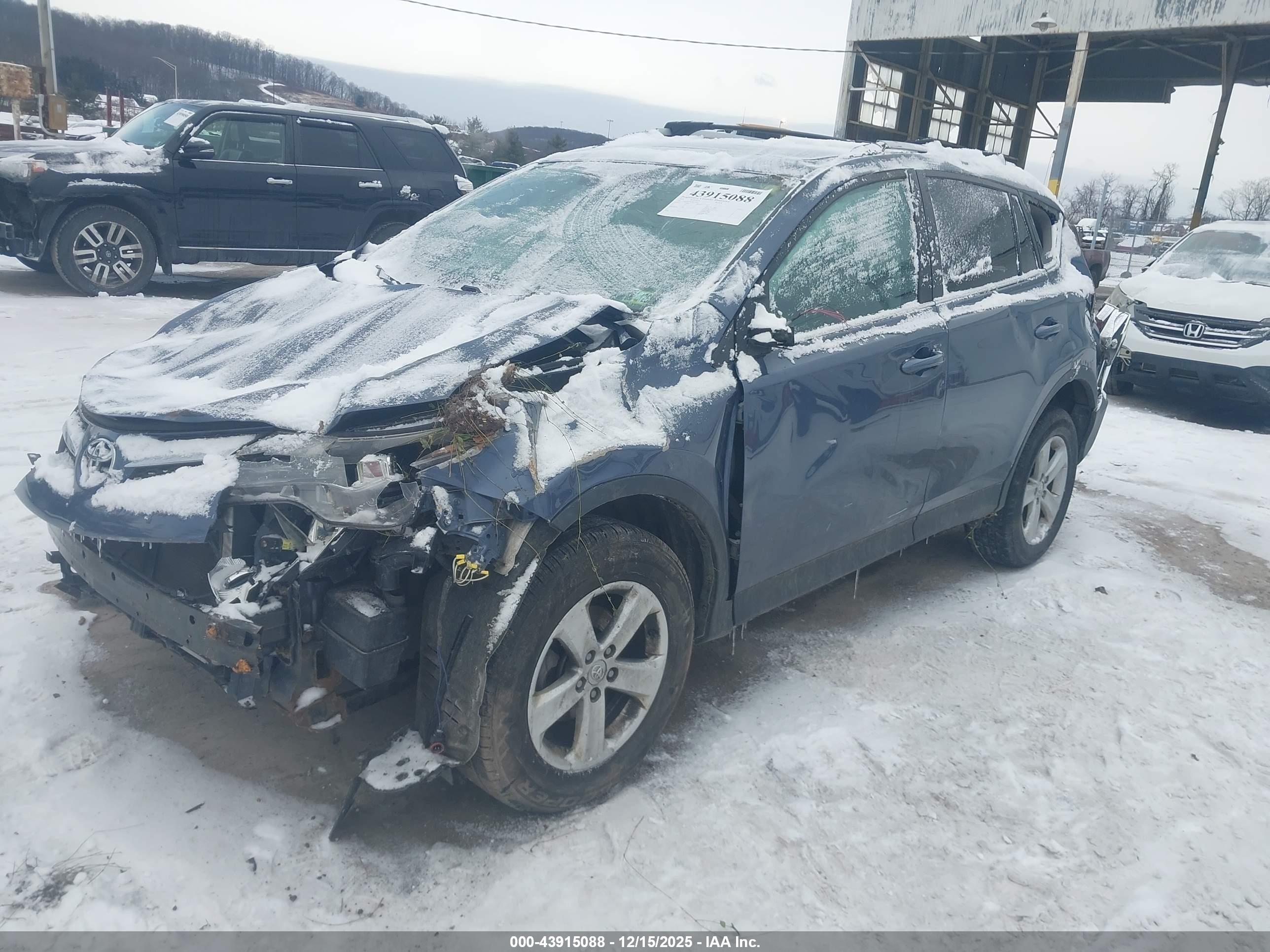 TOYOTA RAV4 image 2