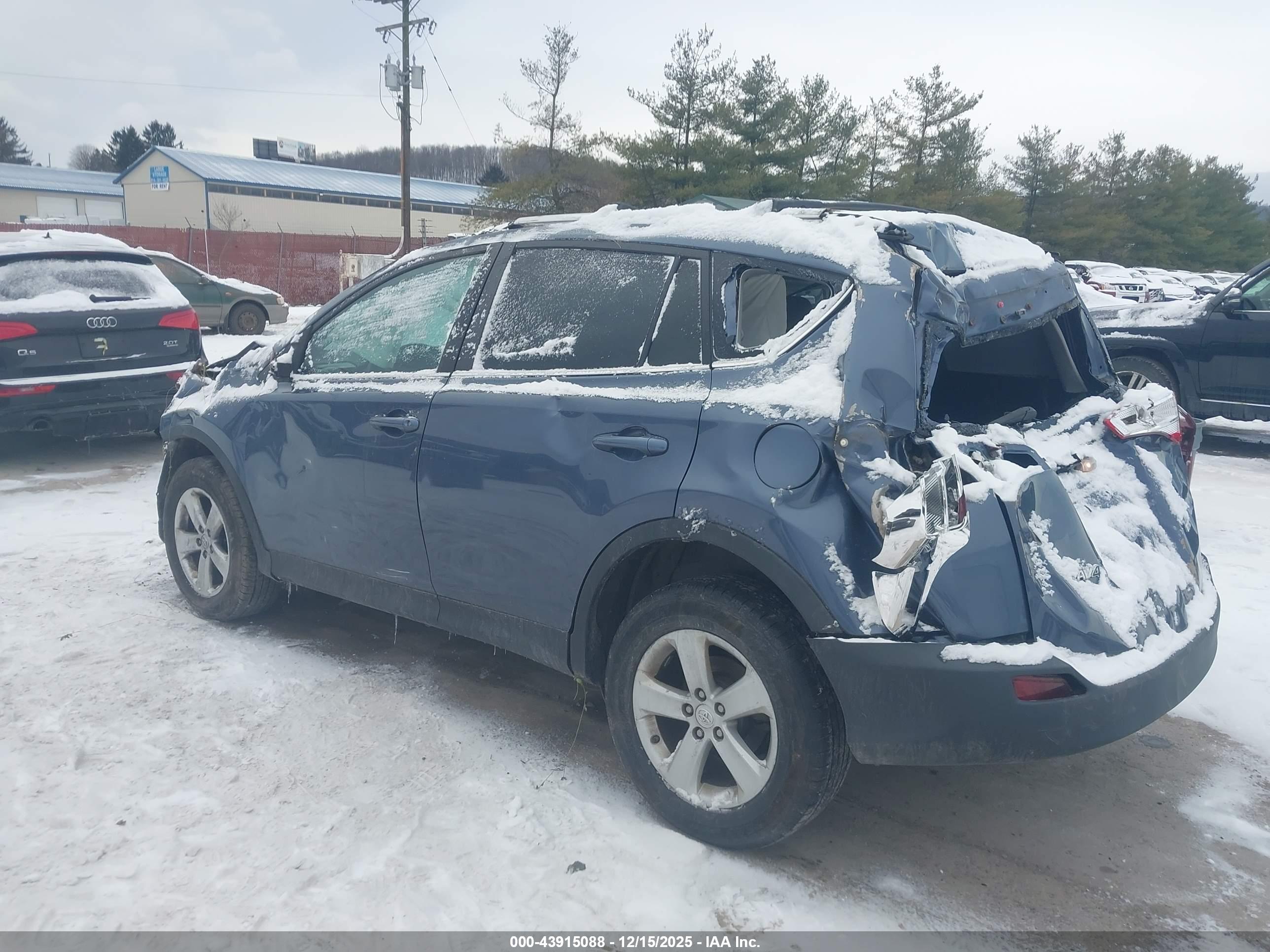 TOYOTA RAV4 image 3