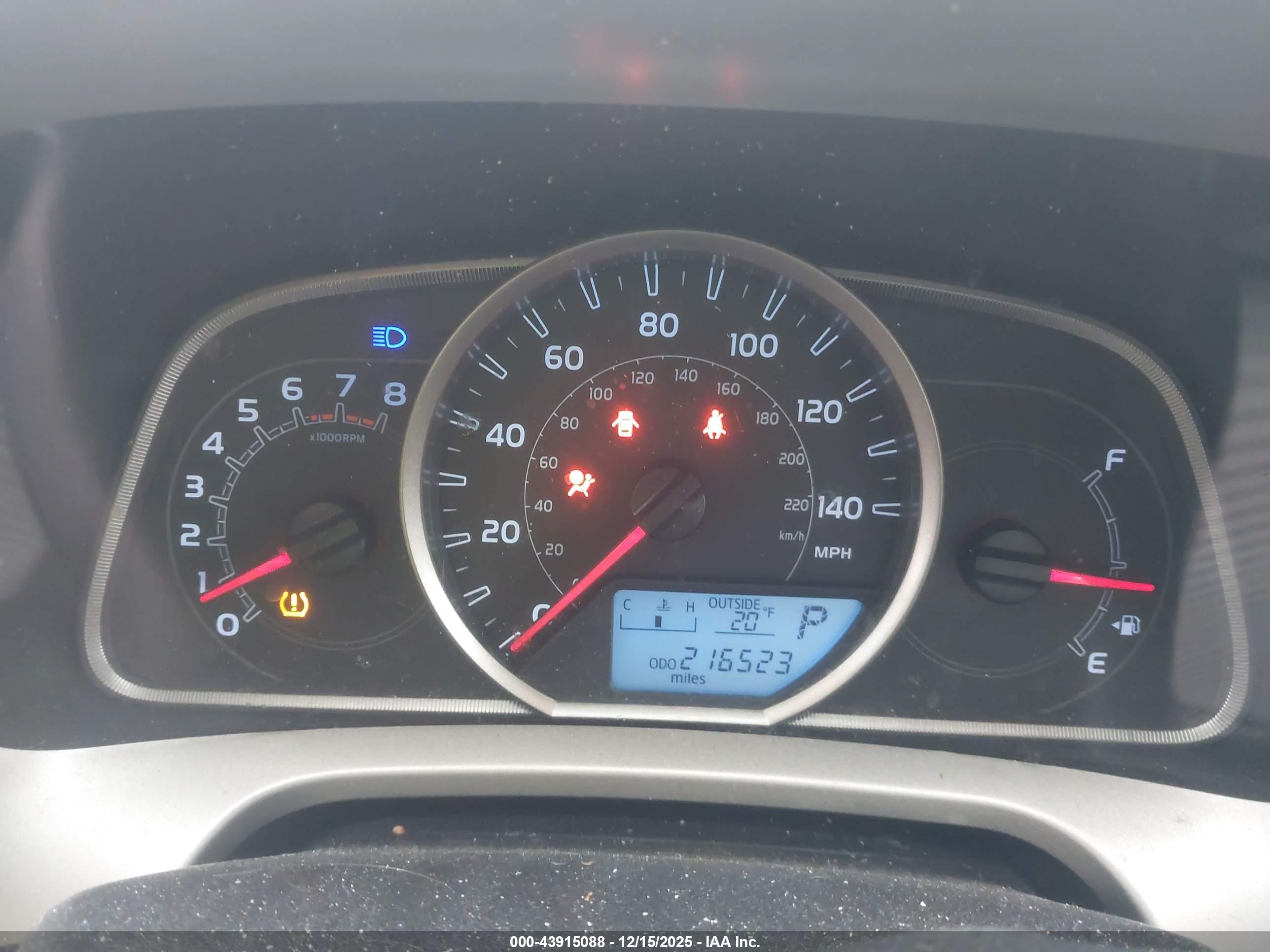 TOYOTA RAV4 image 7