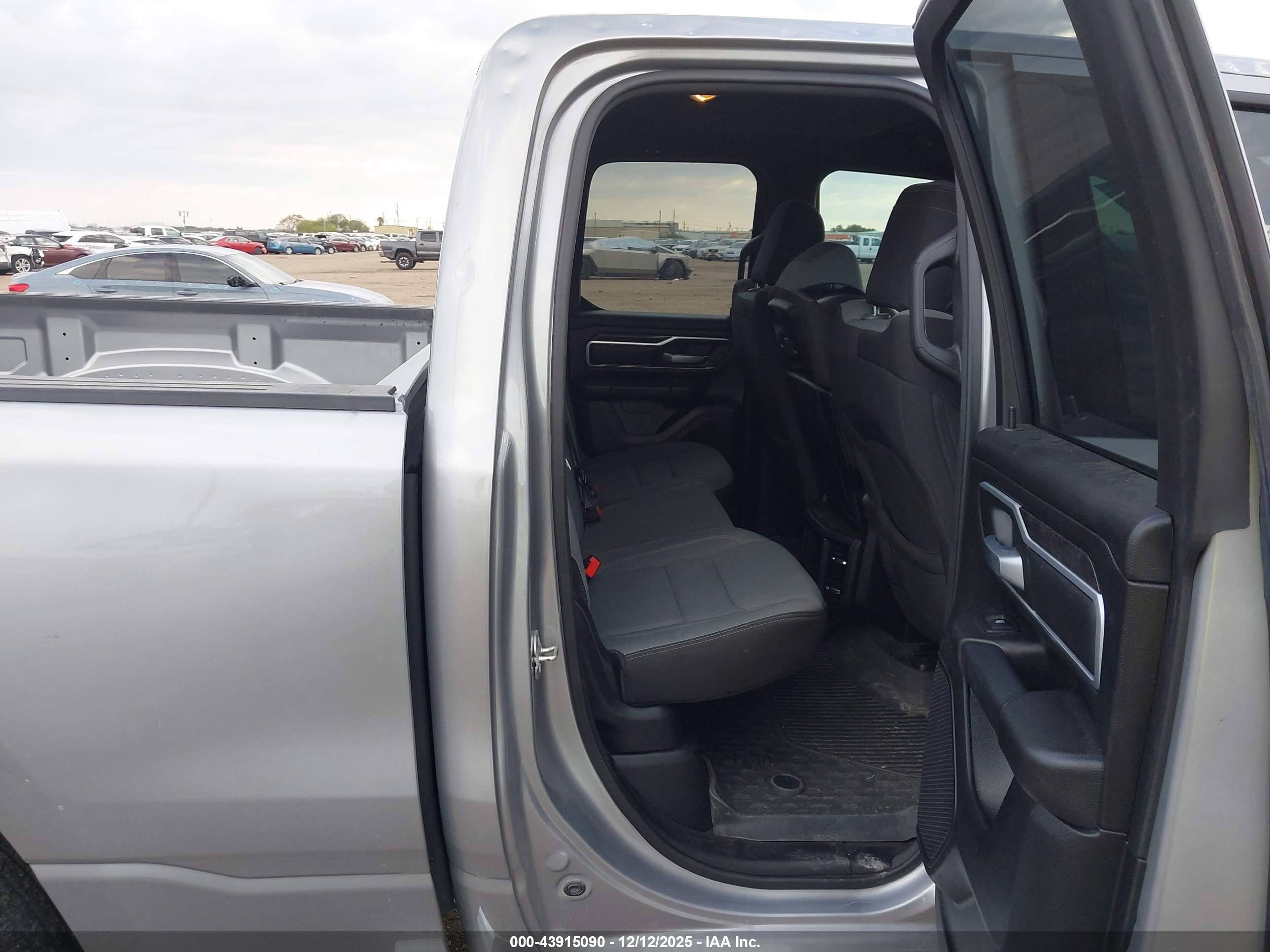 RAM 1500 image 8
