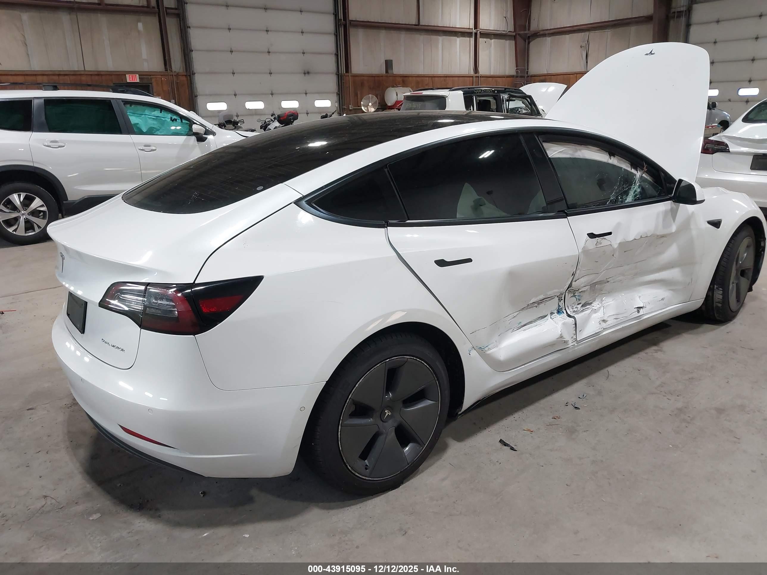 TESLA MODEL image 4