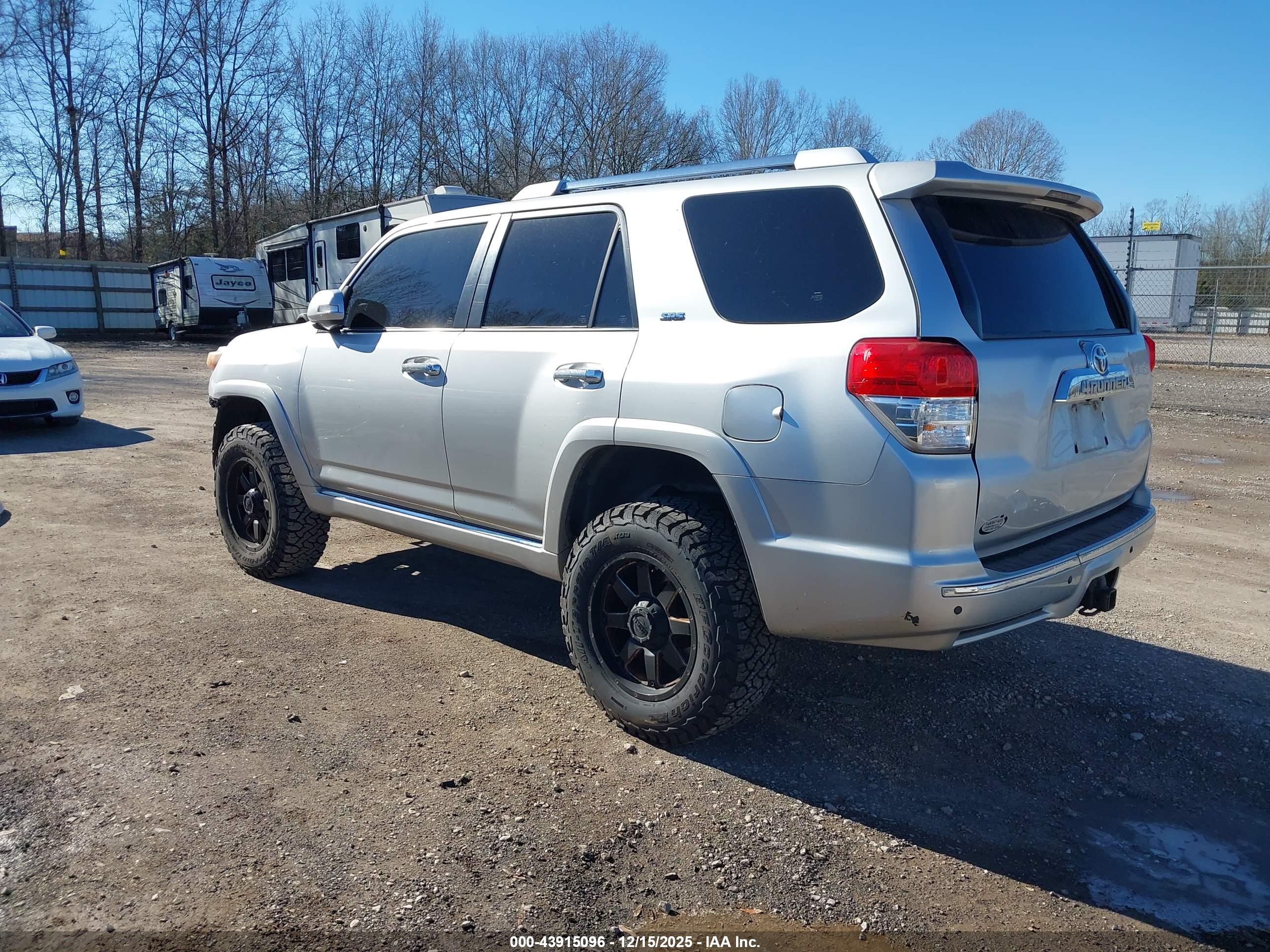TOYOTA 4RUNNER image 3