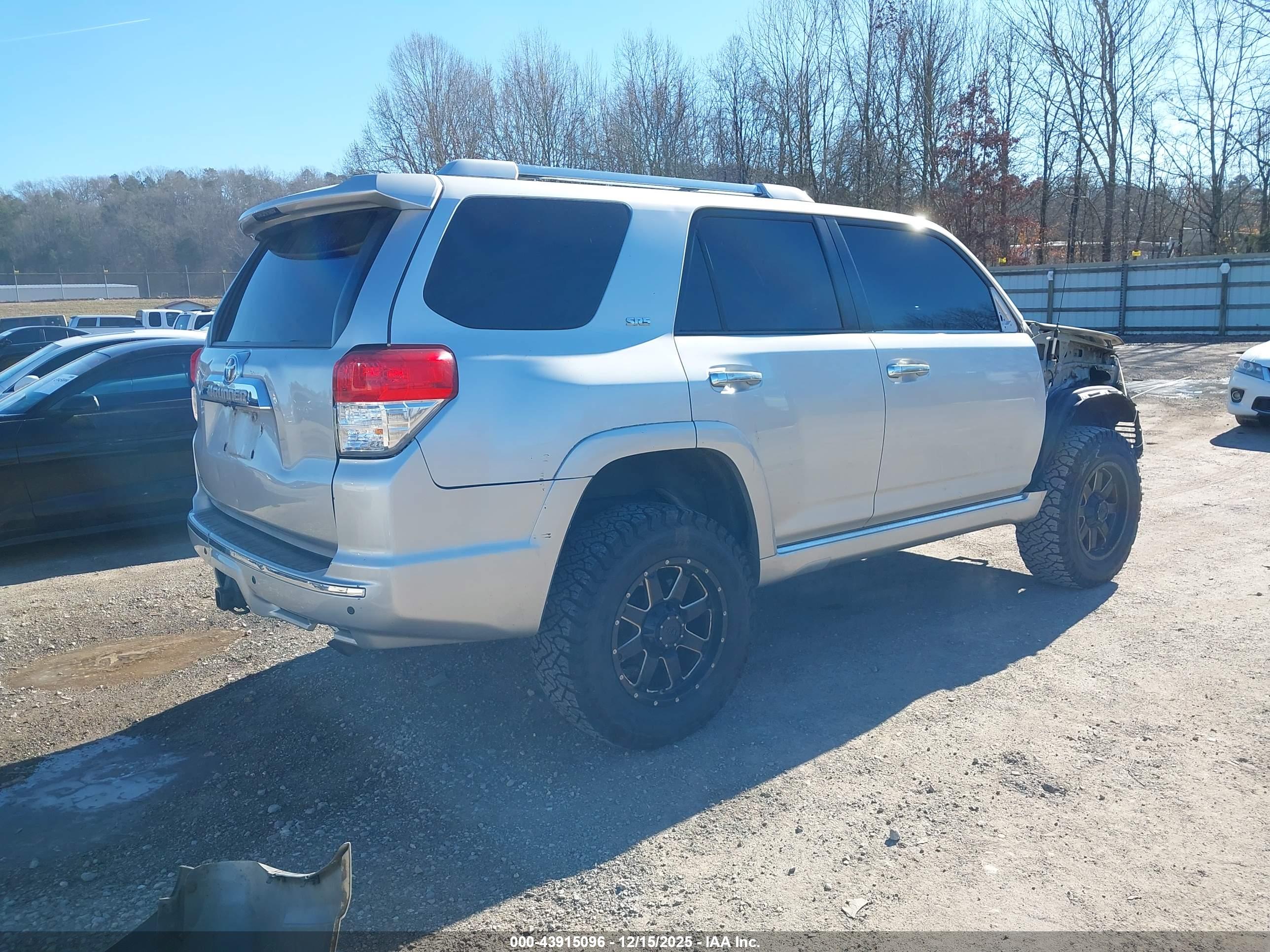 TOYOTA 4RUNNER image 4