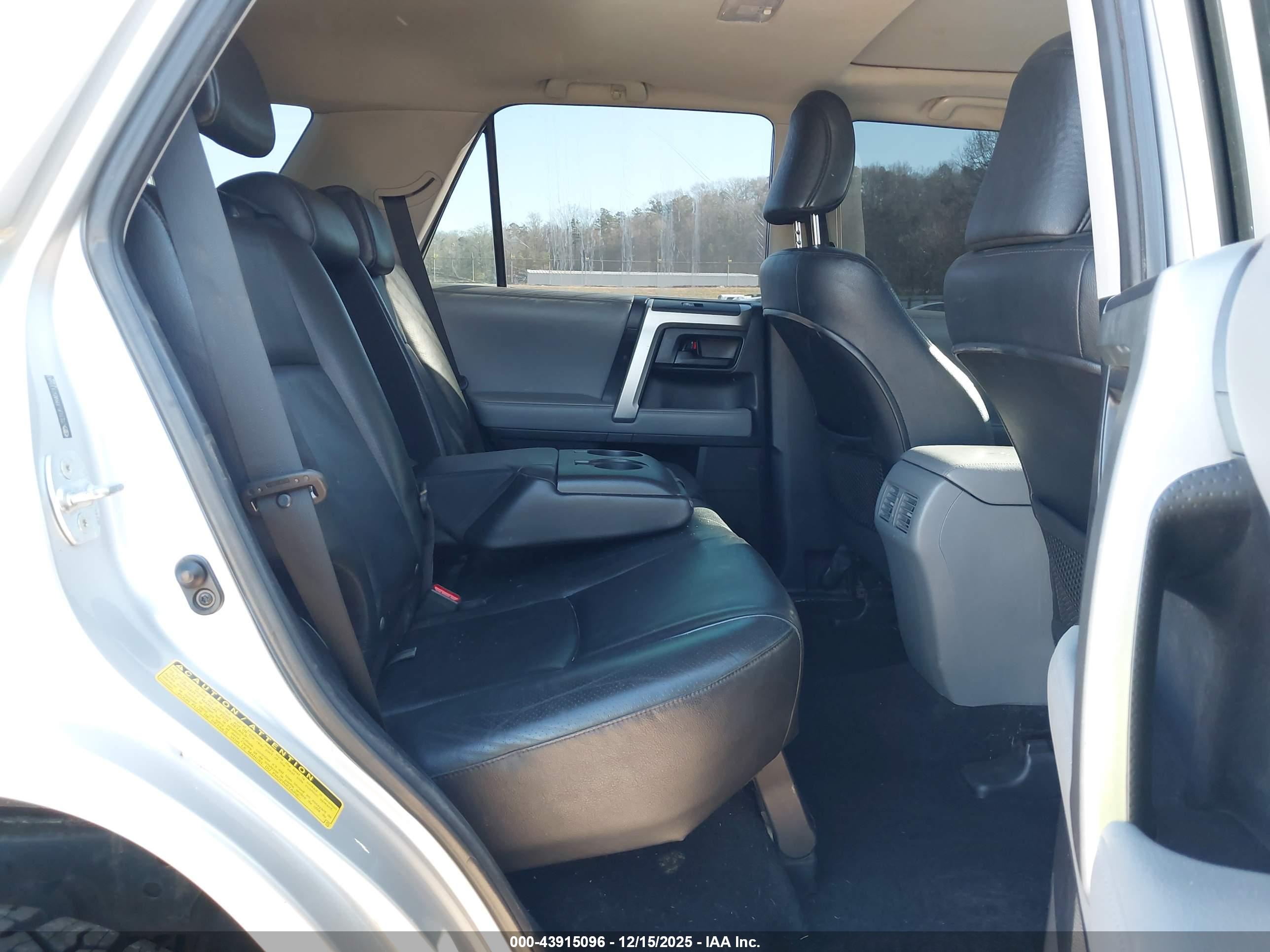 TOYOTA 4RUNNER image 8