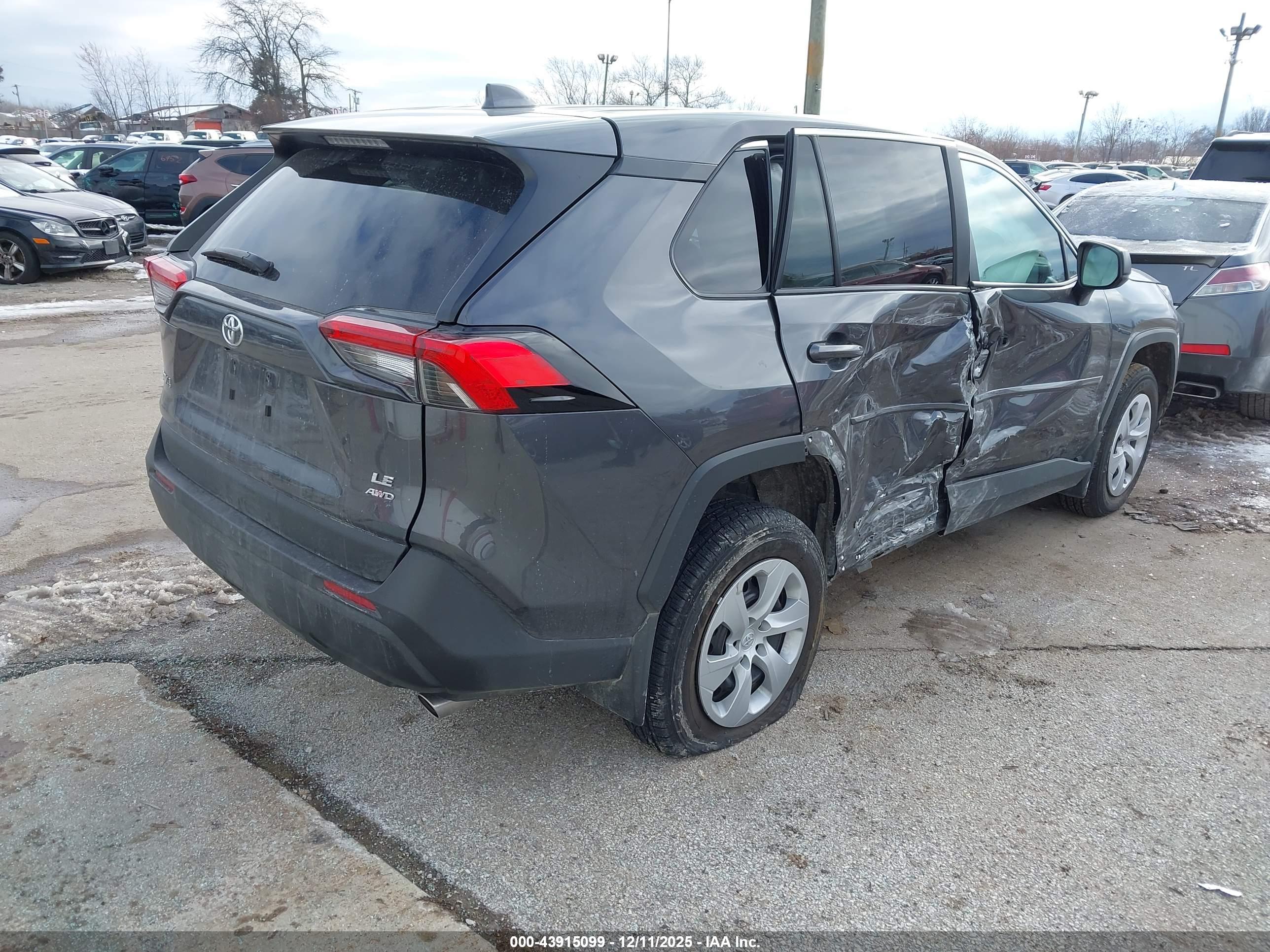 TOYOTA RAV4 image 4