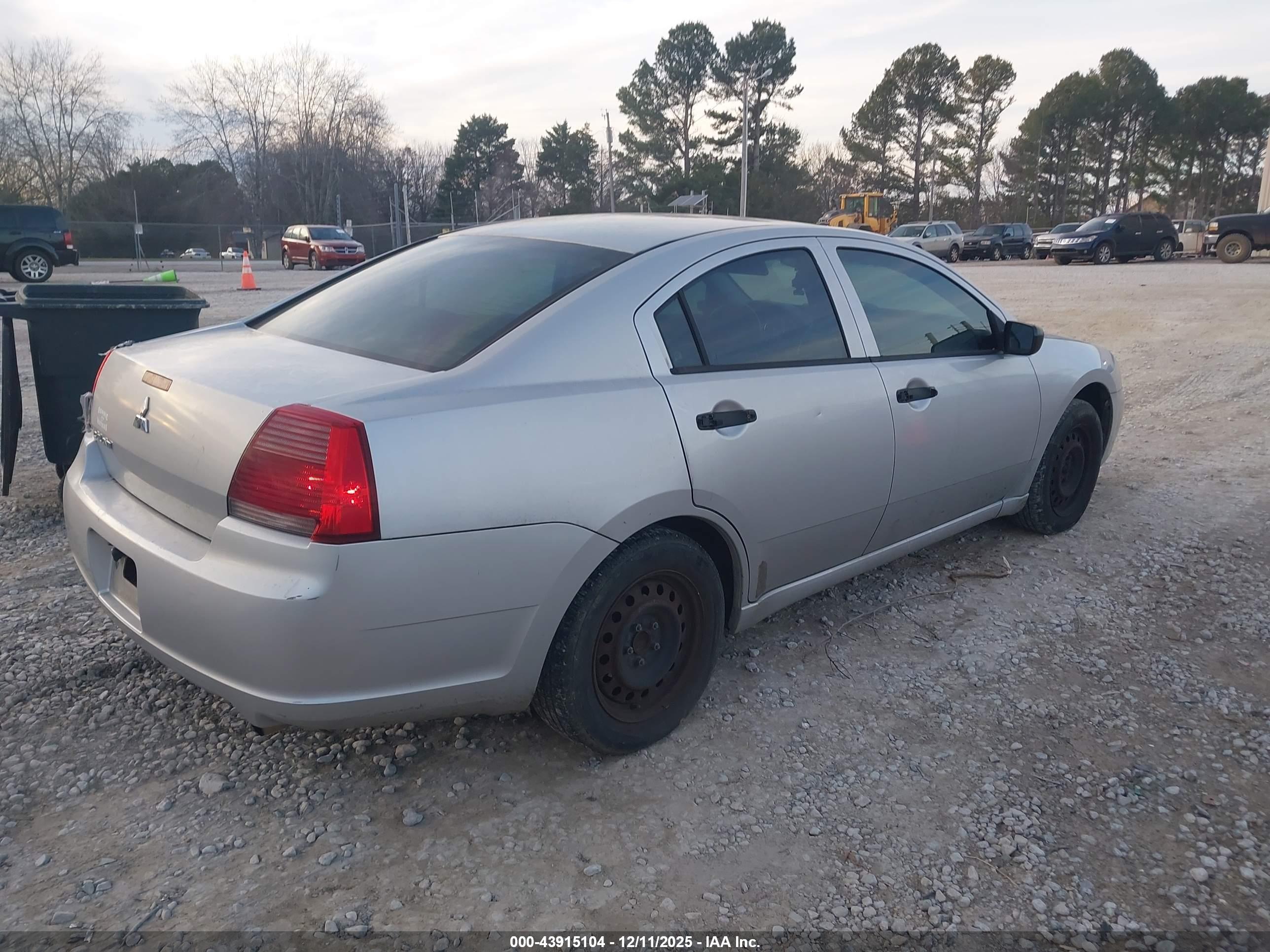 MITSUBISHI GALANT image 4