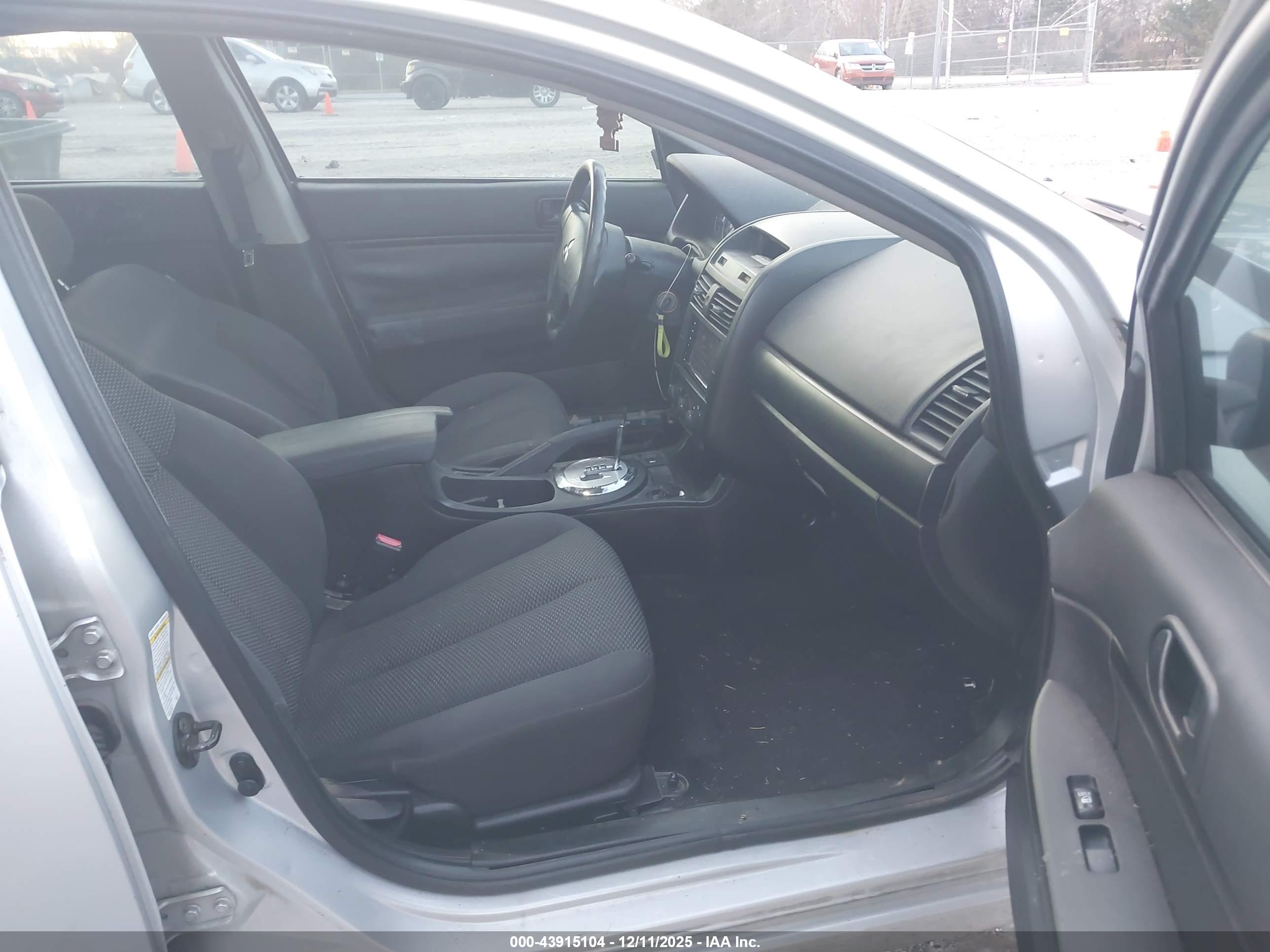 MITSUBISHI GALANT image 5