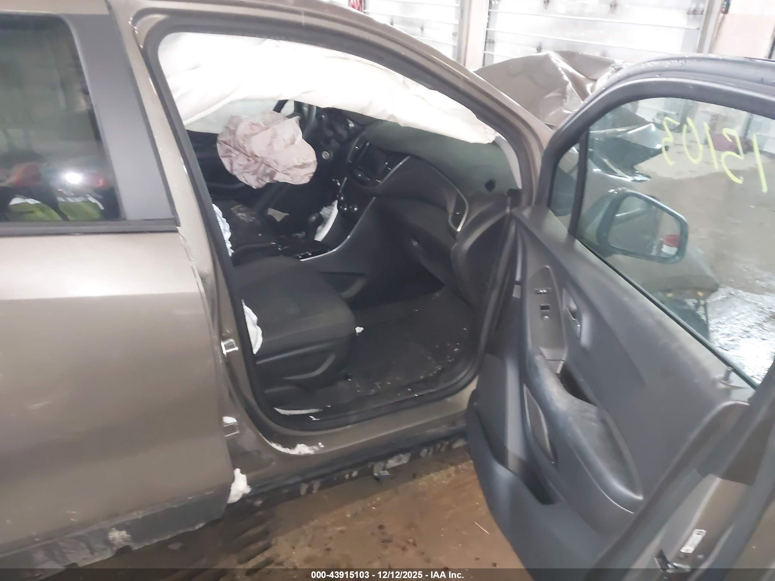 CHEVROLET TRAX image 5
