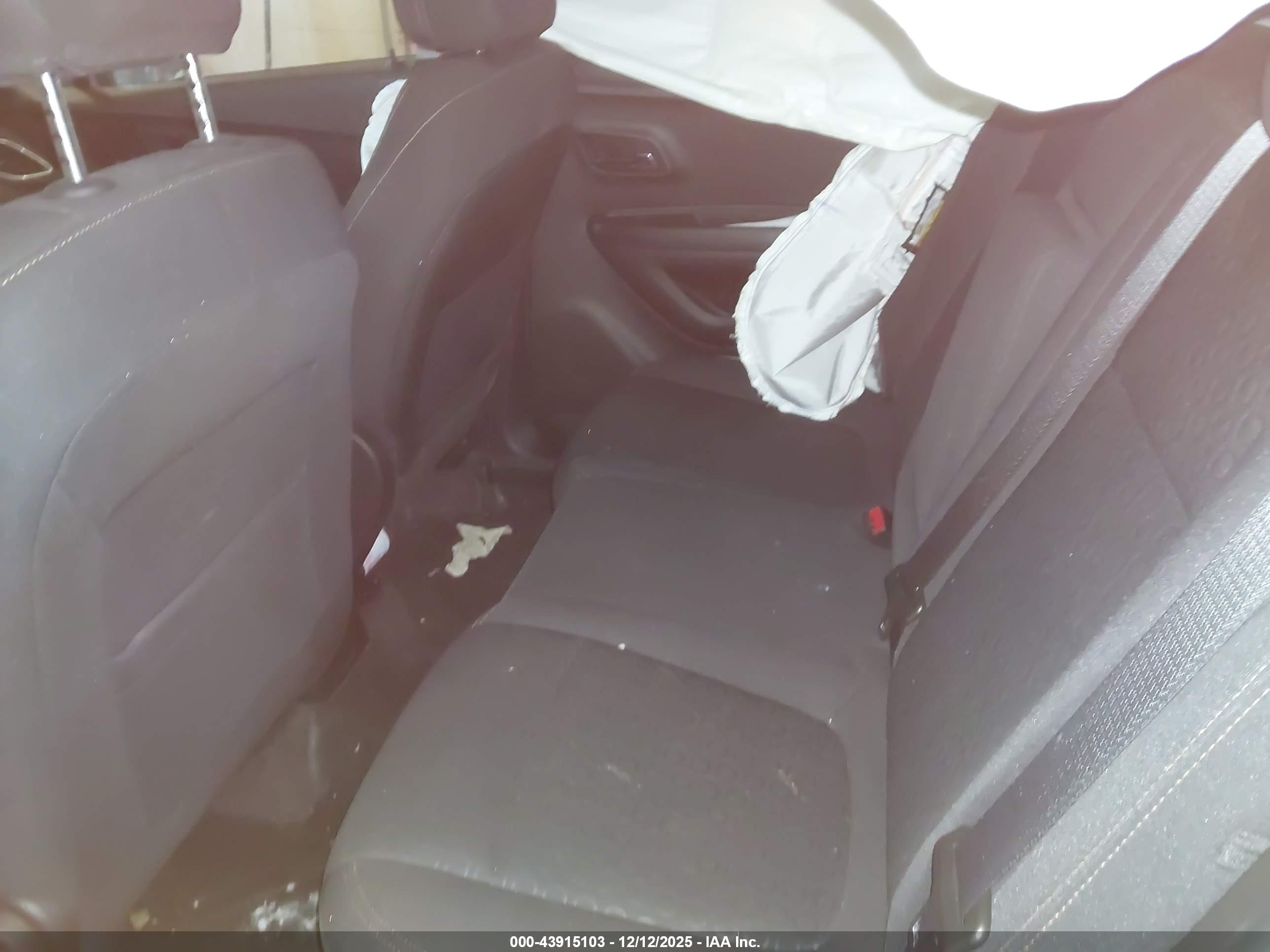 CHEVROLET TRAX image 8