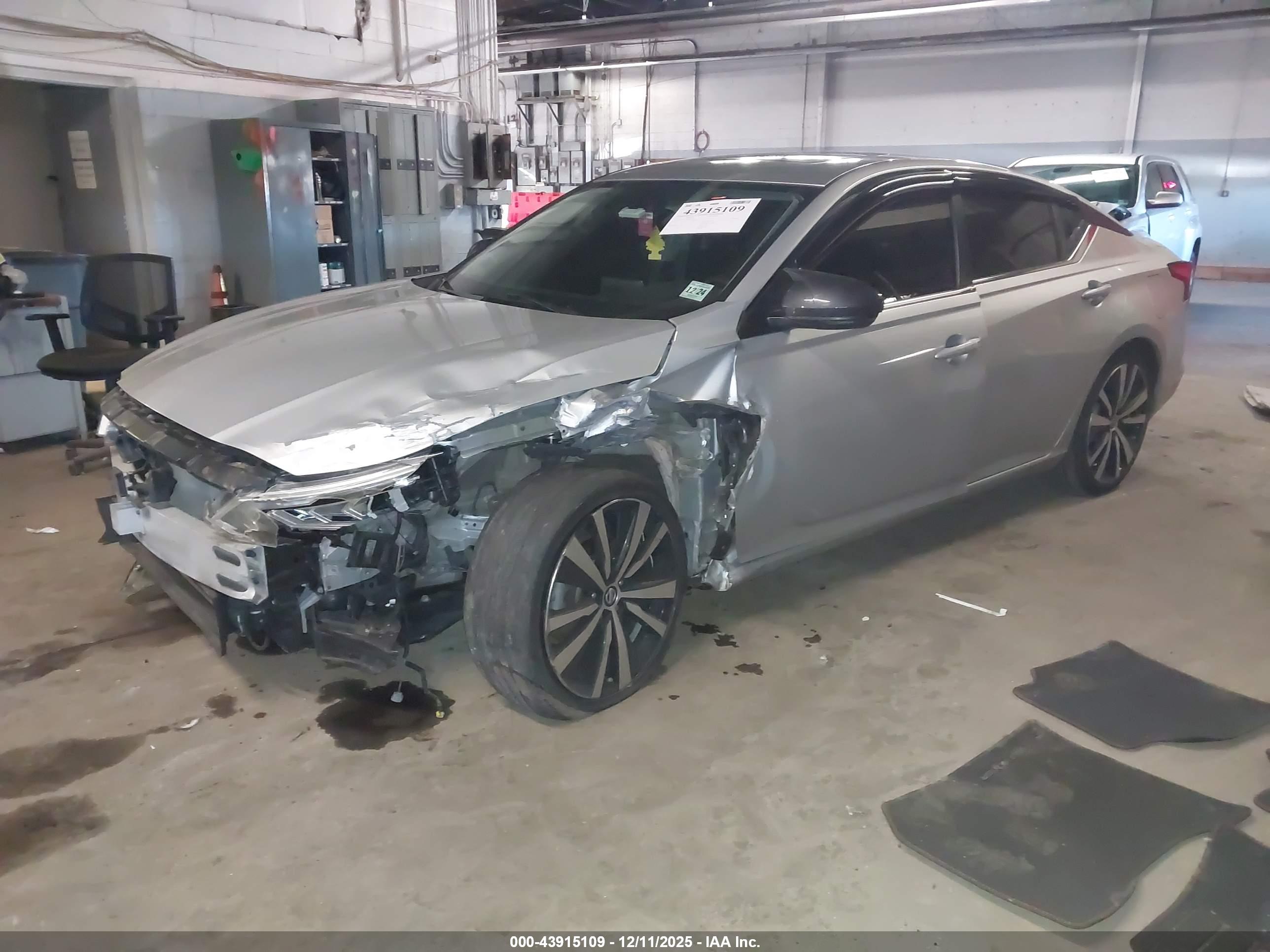 NISSAN ALTIMA image 2