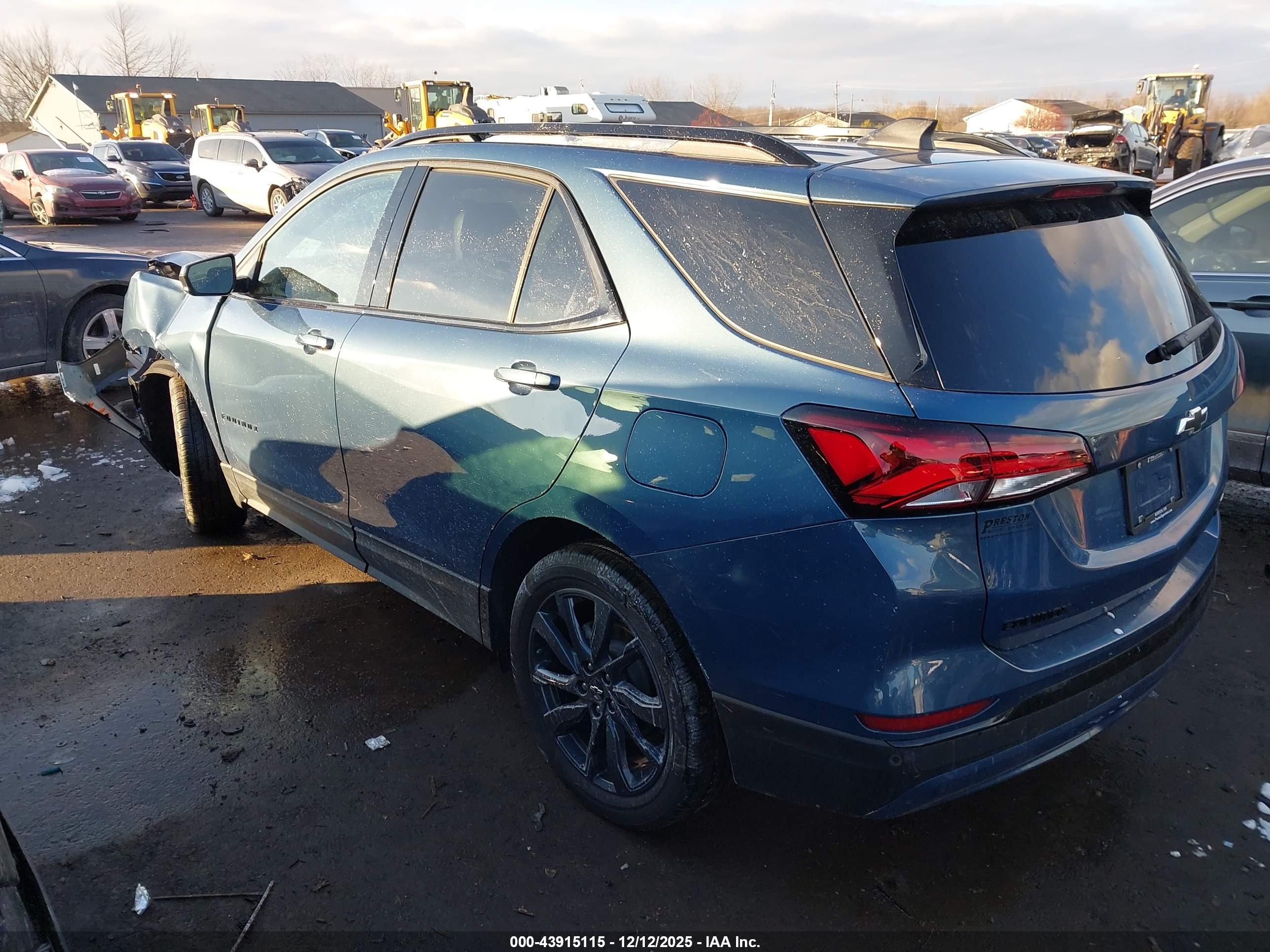 CHEVROLET EQUINOX image 3