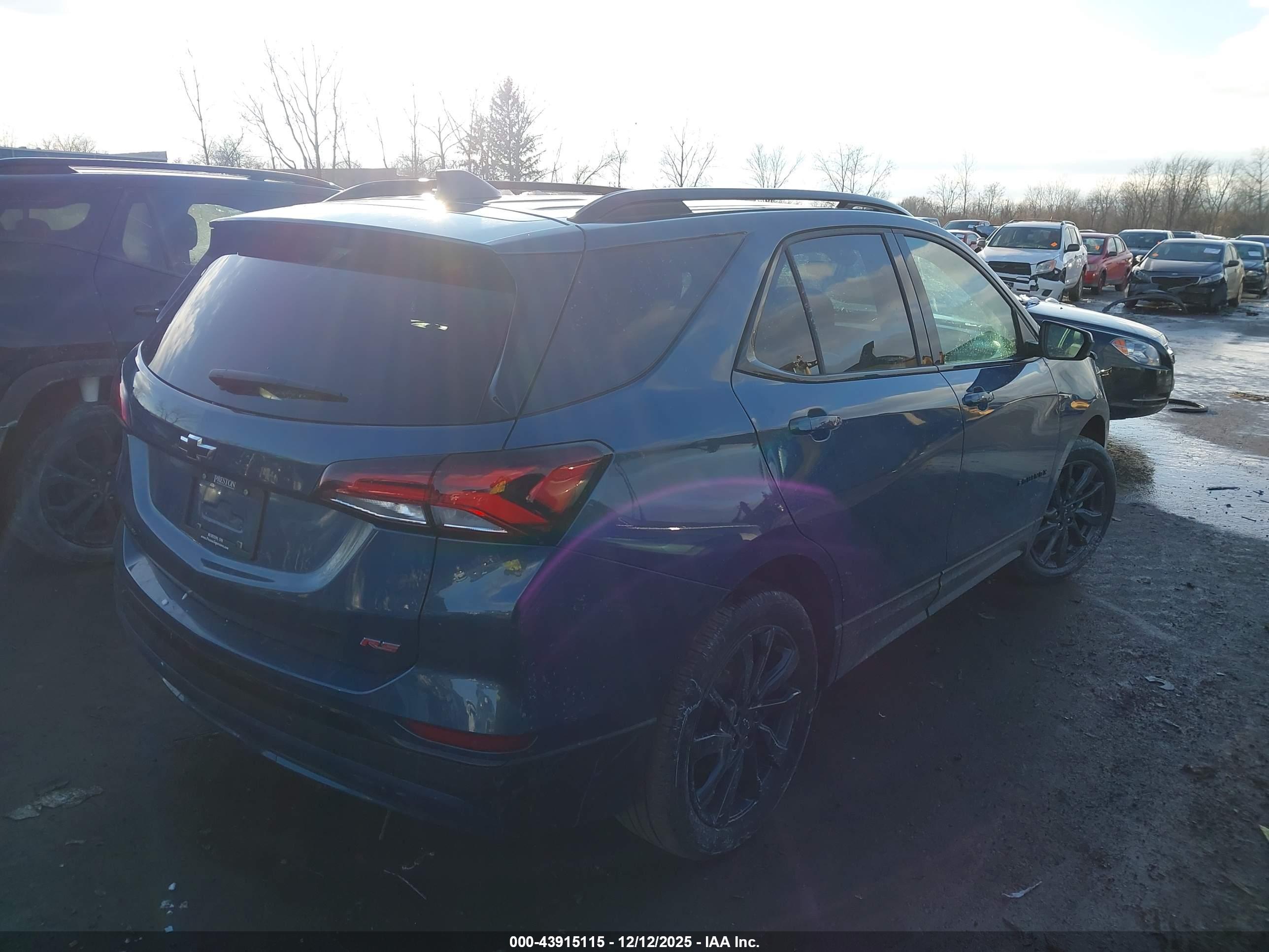 CHEVROLET EQUINOX image 4
