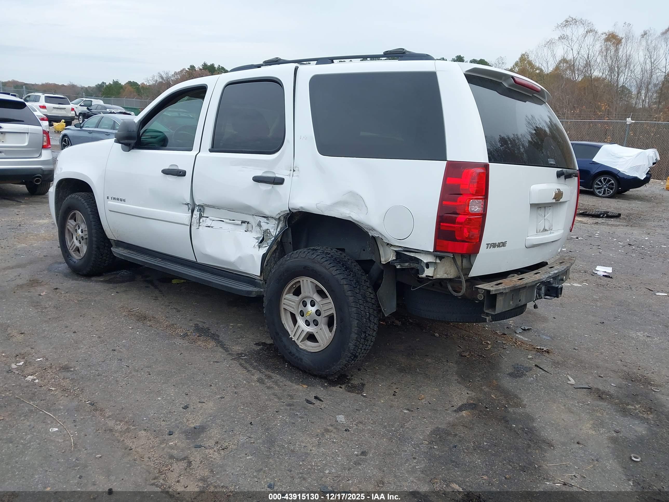 CHEVROLET TAHOE image 3