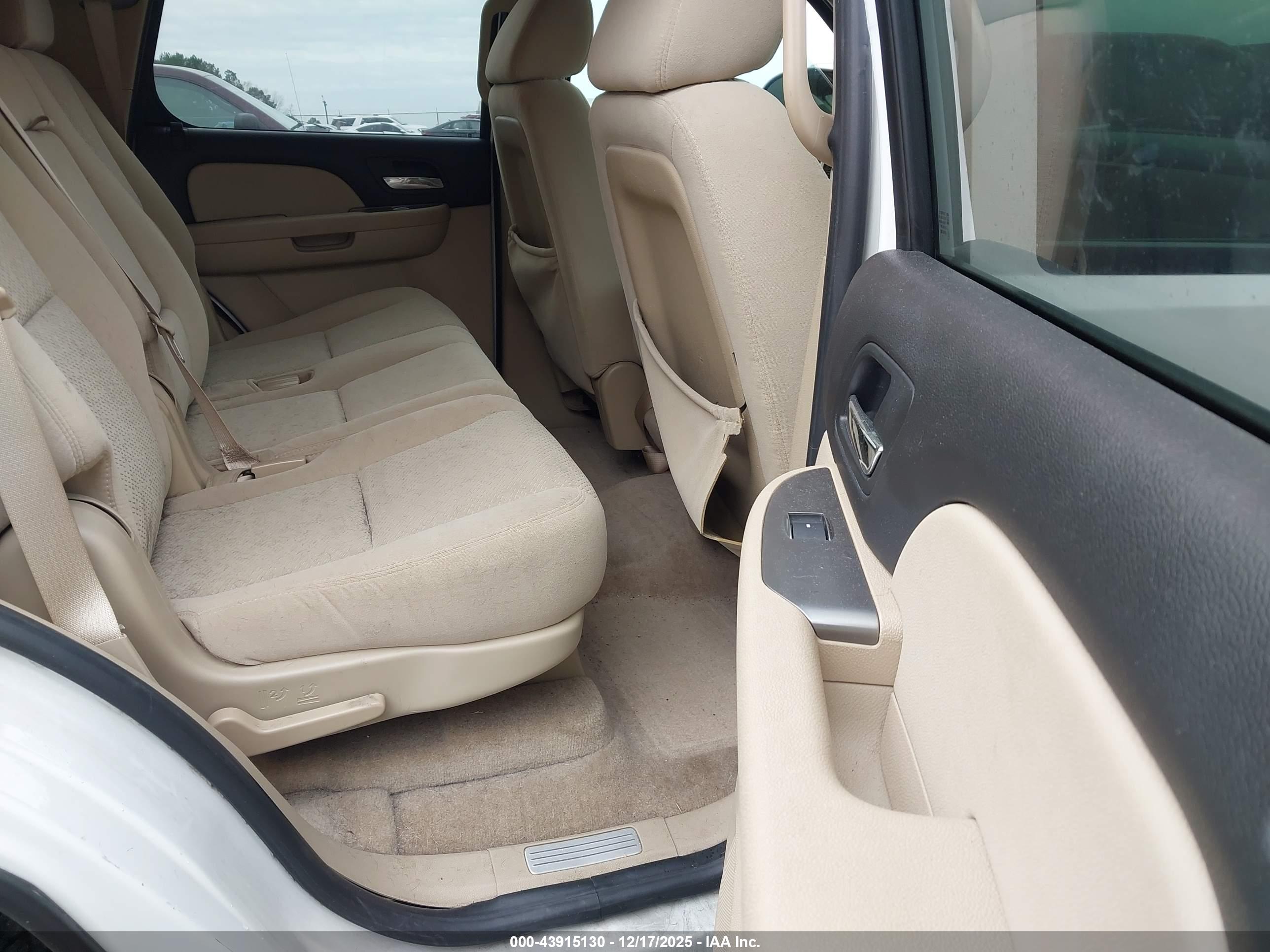 CHEVROLET TAHOE image 8