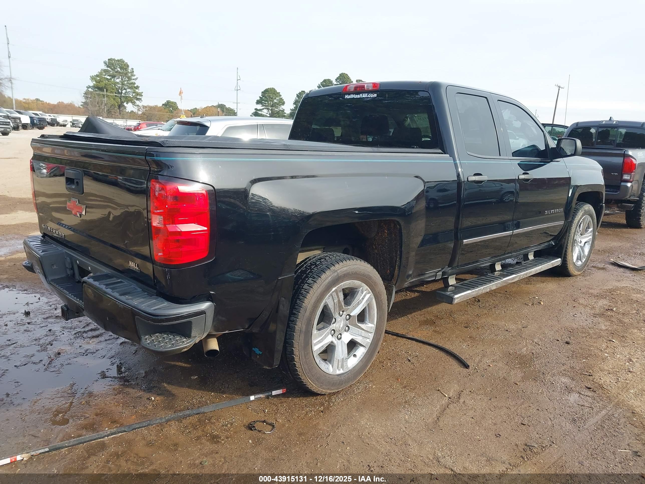 CHEVROLET SILVERADO image 4