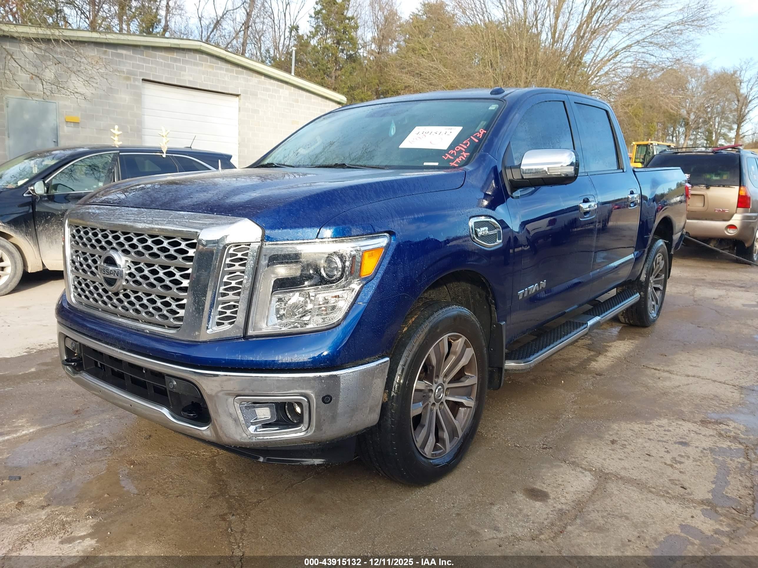 NISSAN TITAN image 2