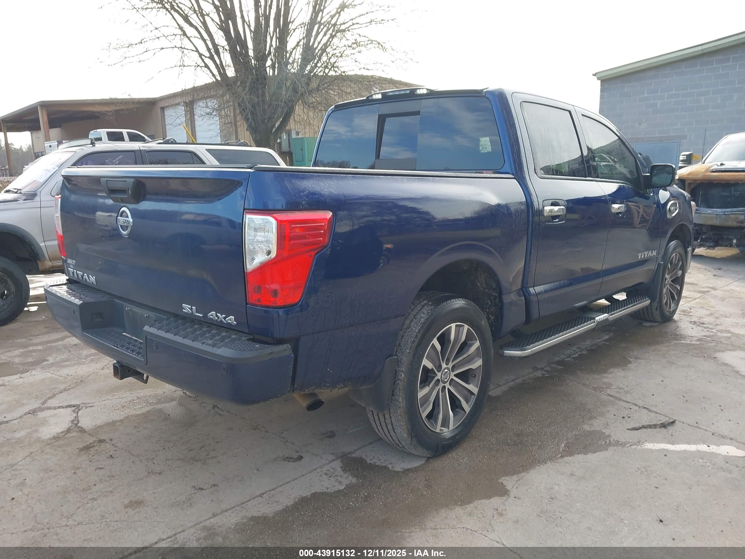 NISSAN TITAN image 4