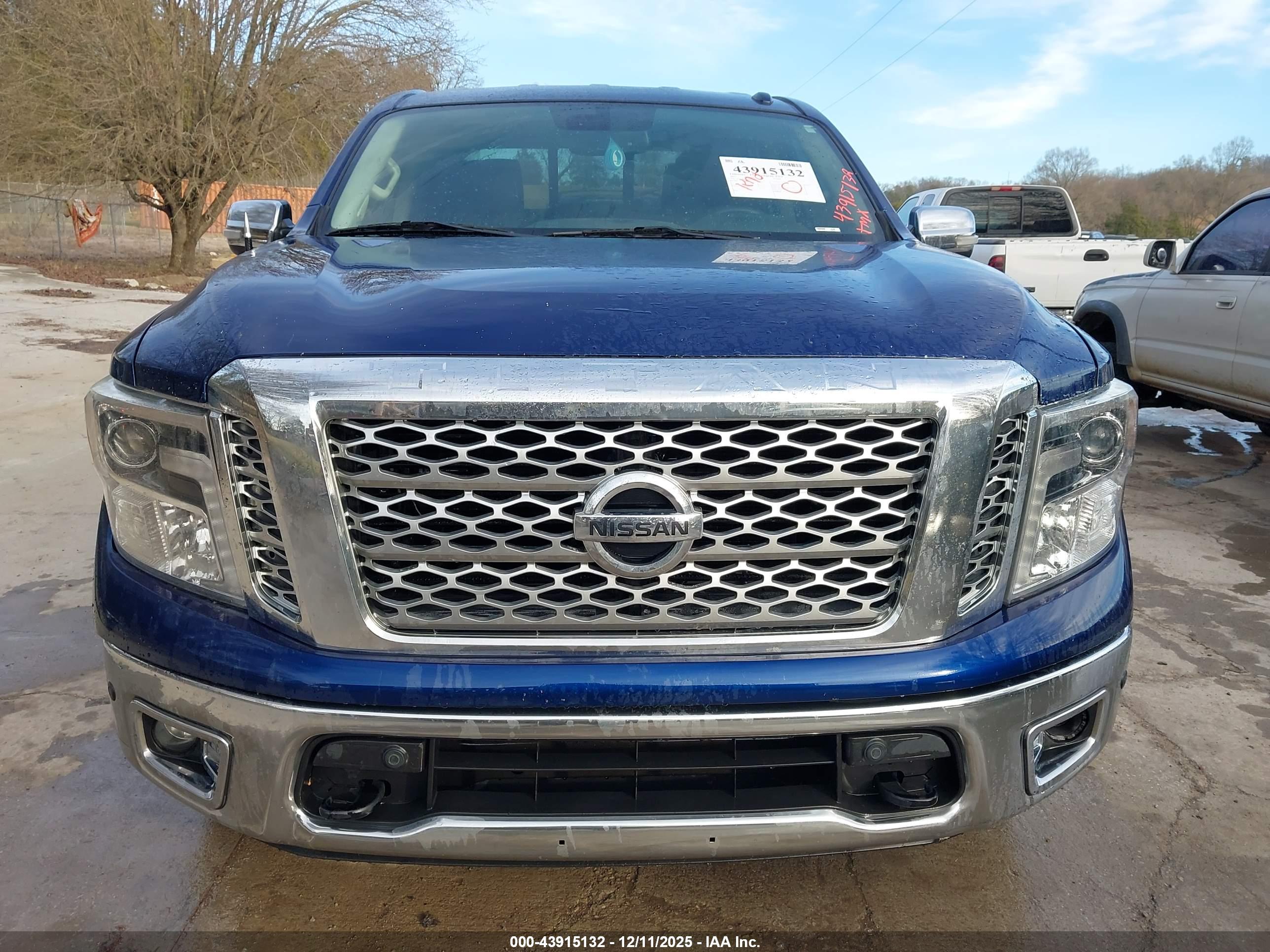 NISSAN TITAN image 6