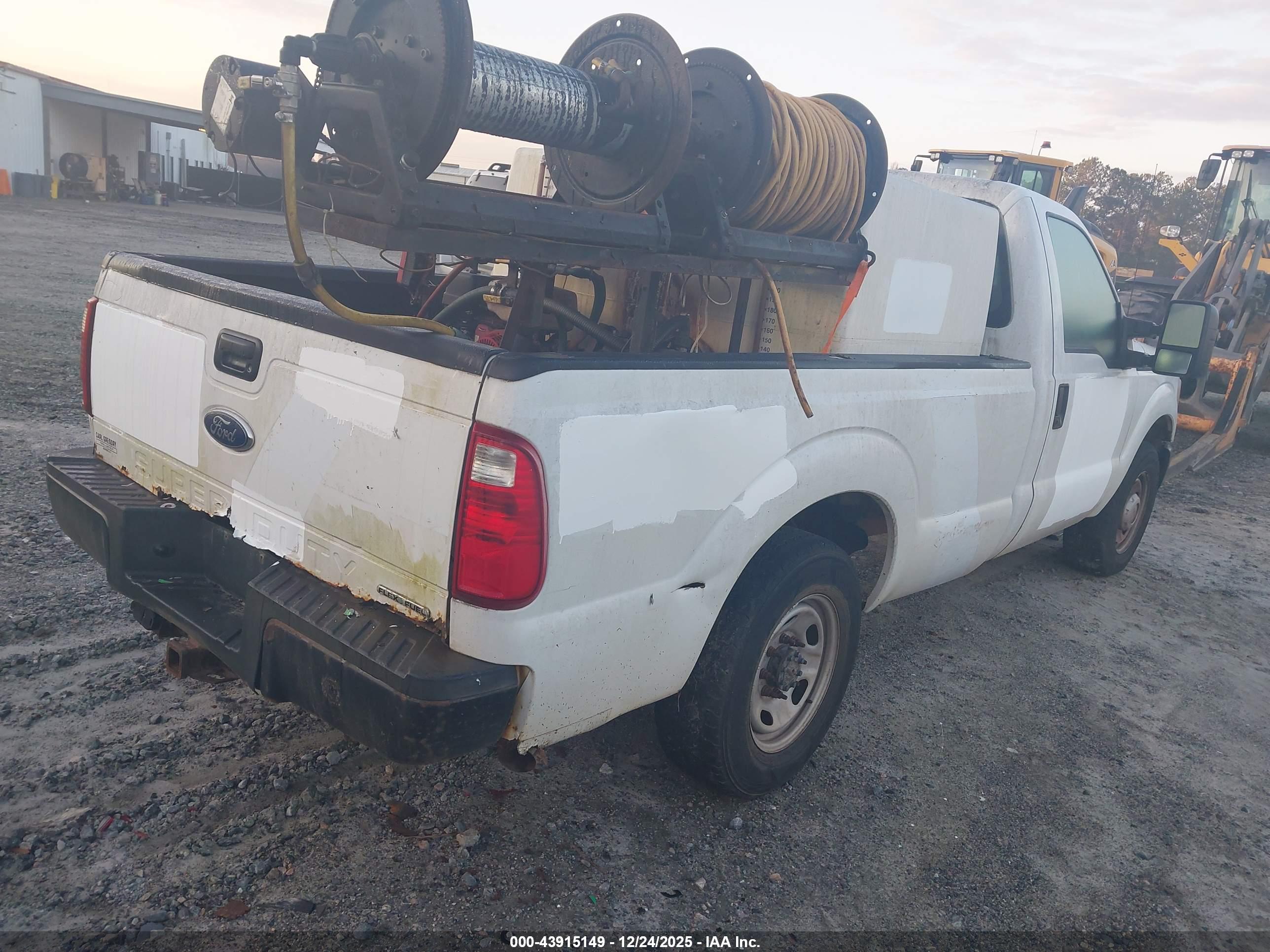 FORD F-350 image 4