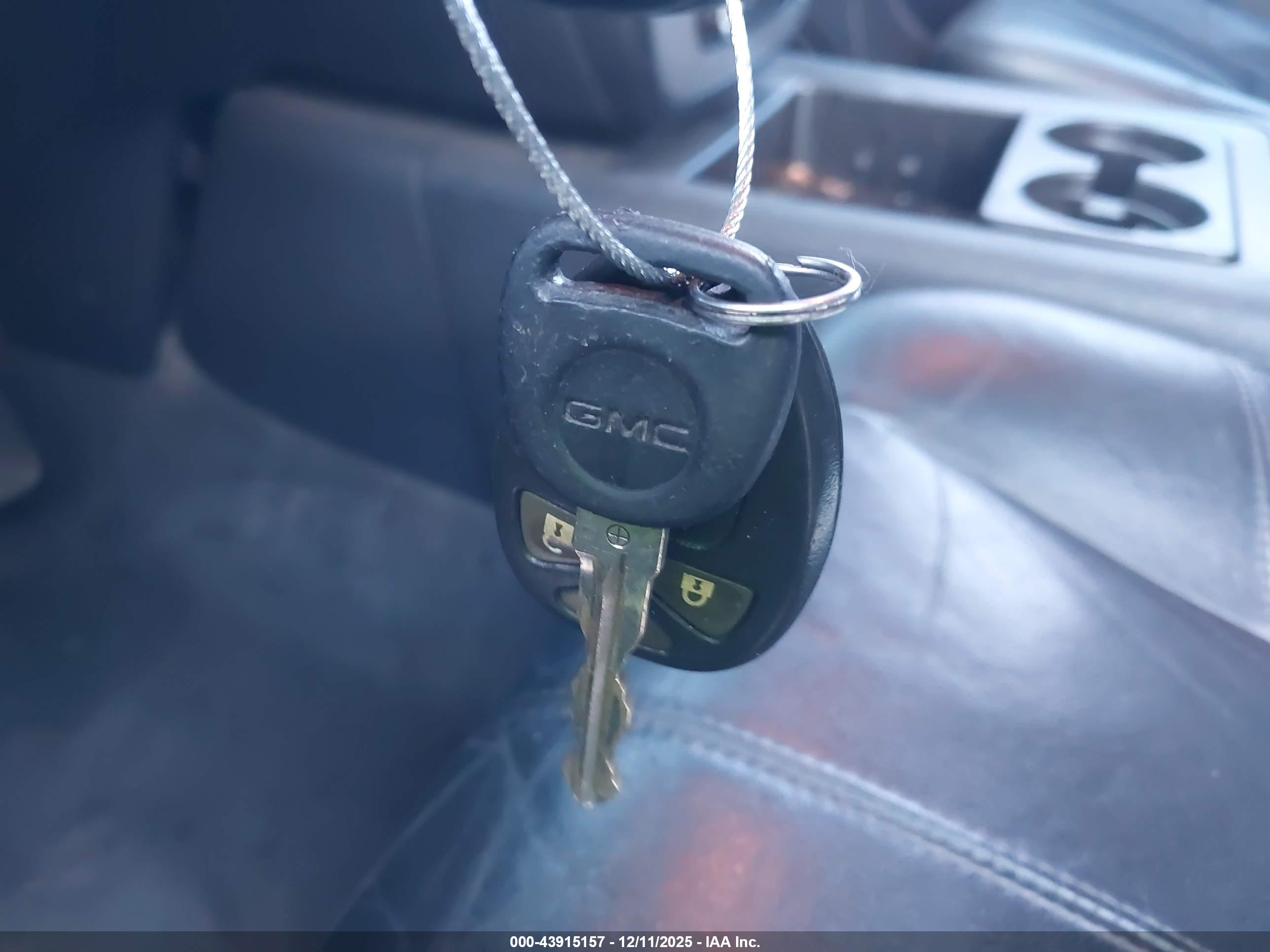 GMC YUKON image 11